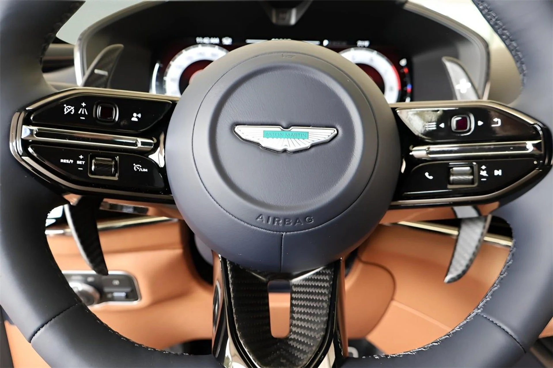 mph024_2003018306_25_18957059cf