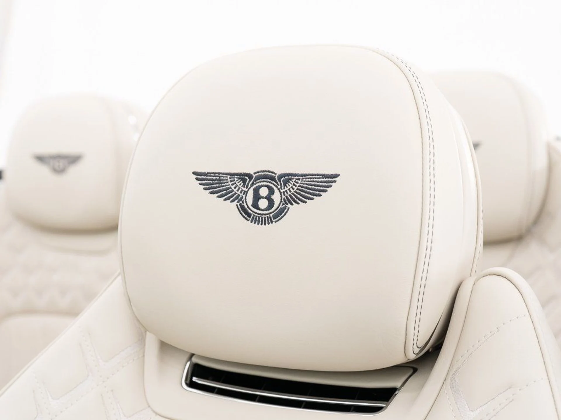 mph024_2005941172_836fa89e66d34aaa92ce9799d08b62ee_d6100538a4