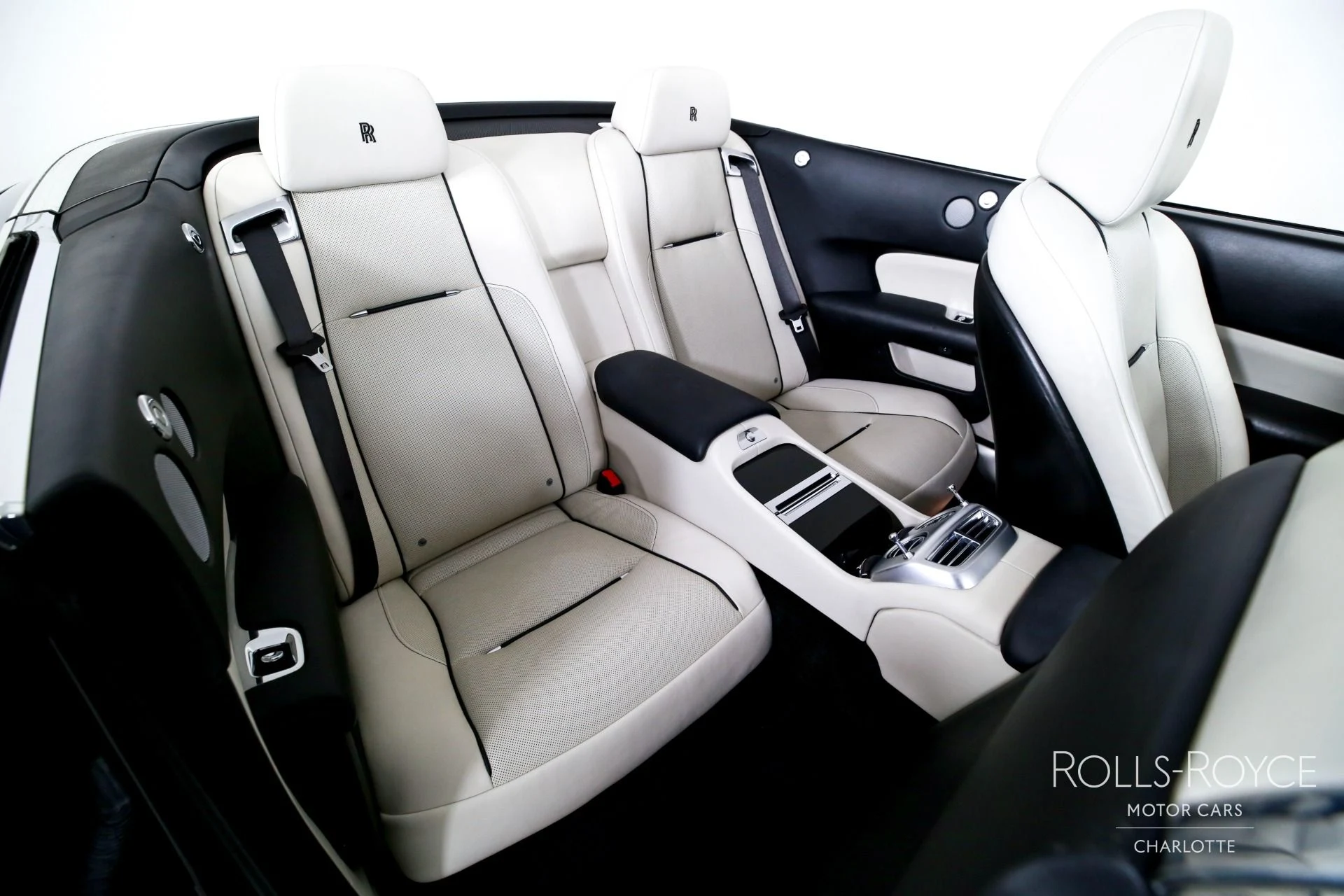 mph024_2008421888_Used_2017_Rolls_Royce_Dawn_1789144580_38c36fd524