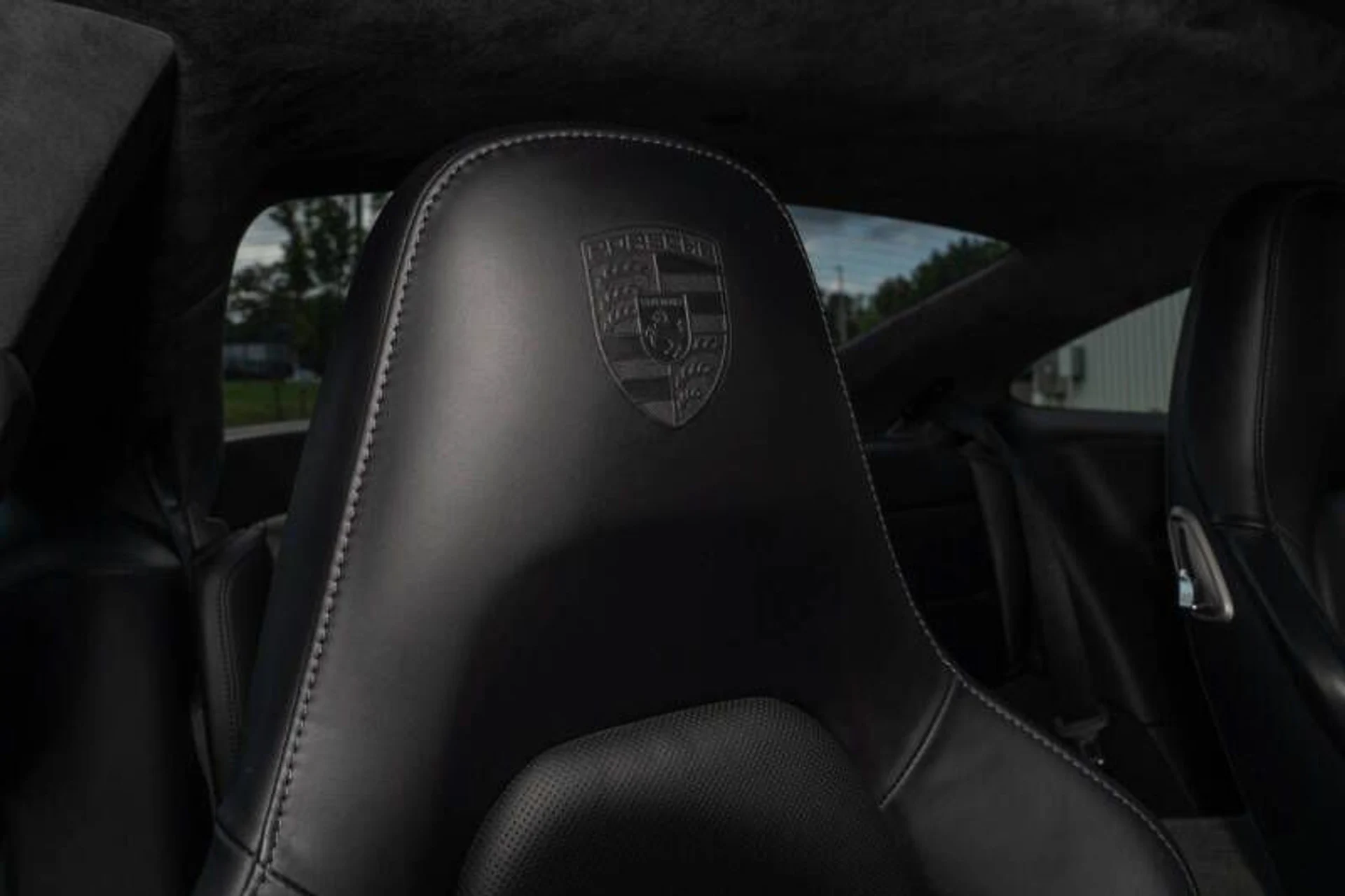 mph024_2008454965_2016_porsche_911_turbo_s_awd_2dr_coupe_f95b3e2be3