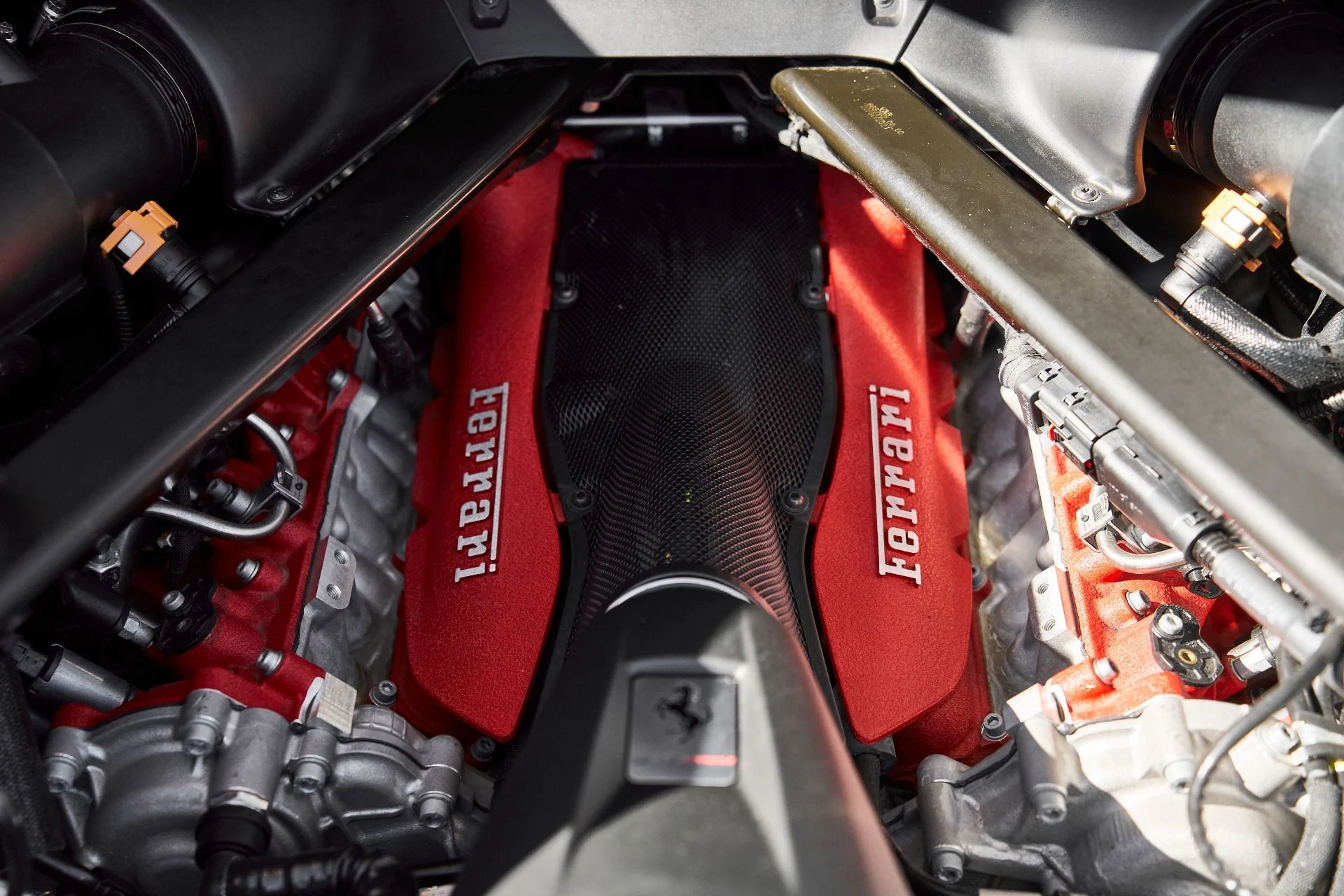 mph024_2014238457_Used_2022_Ferrari_SF_90_Stradale_Base_1762462342_1fd99aee0e