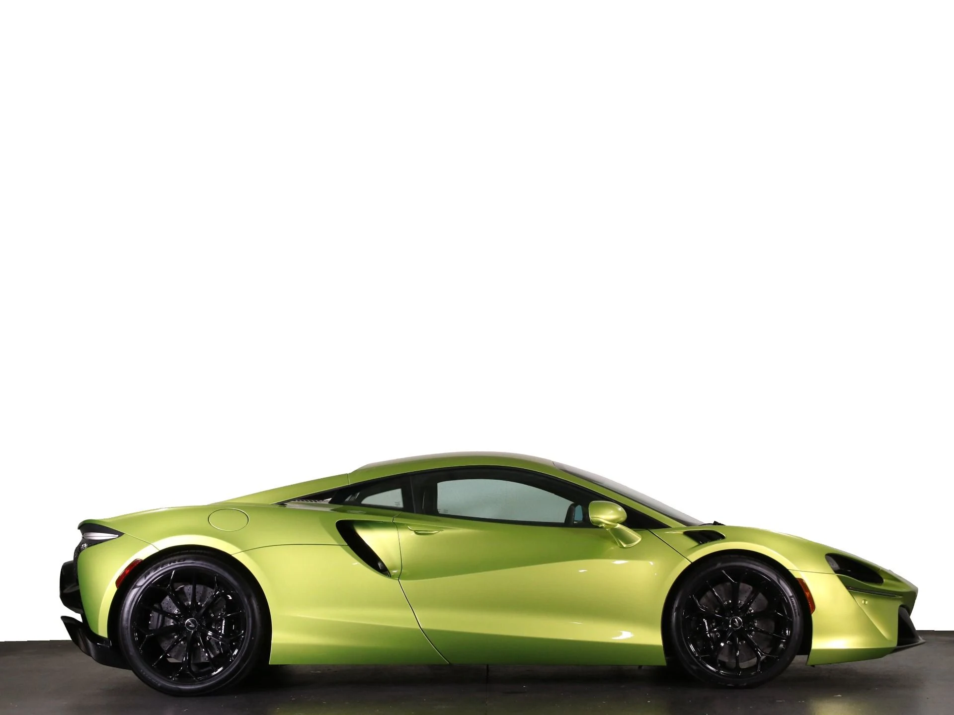 mph024_2021433466_Used_2023_Mc_Laren_Artura_1729490535_457d6b33c2