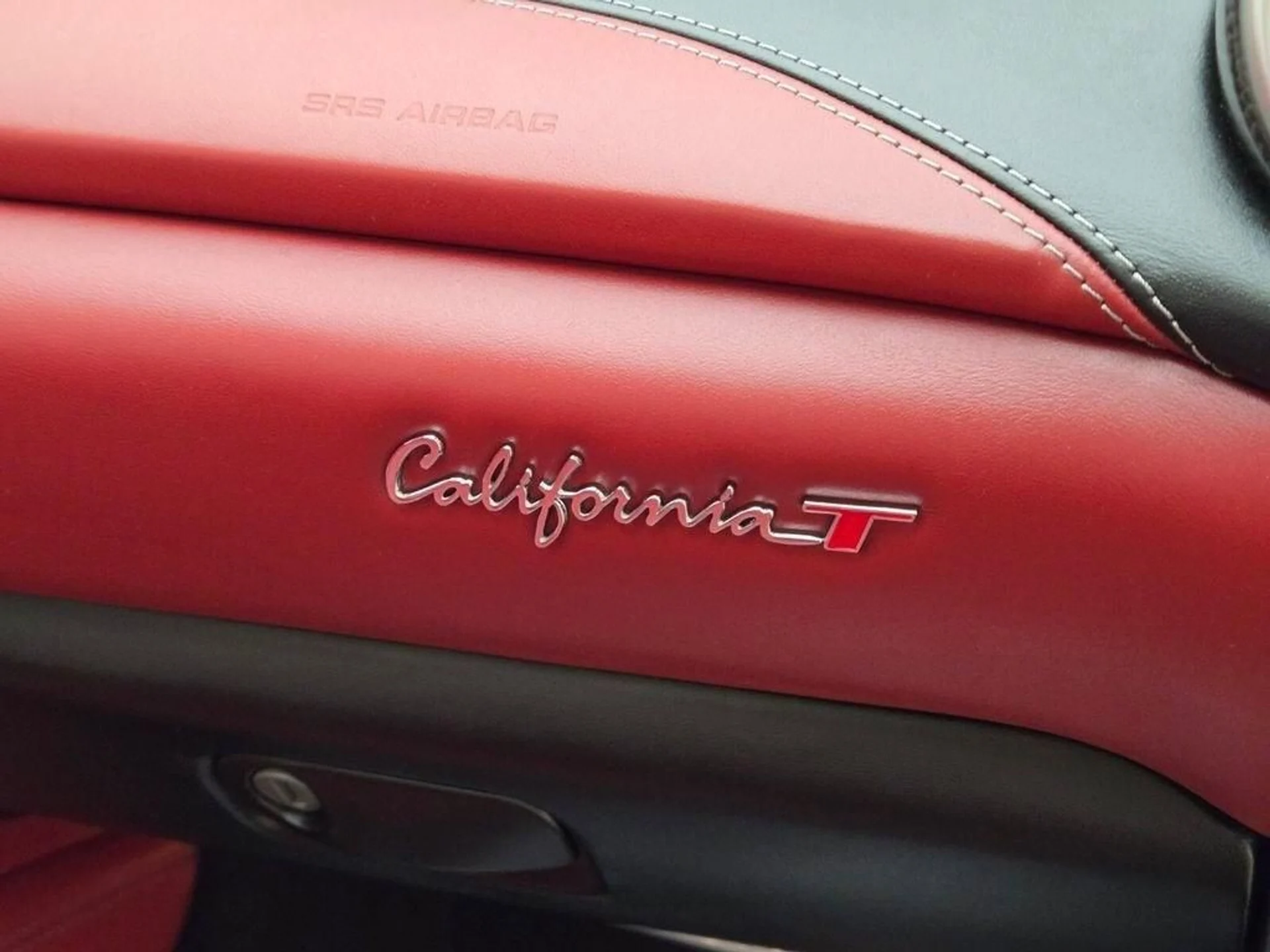 mph024_2021961665_Used_2015_Ferrari_California_T_1776503263_158bbd3341