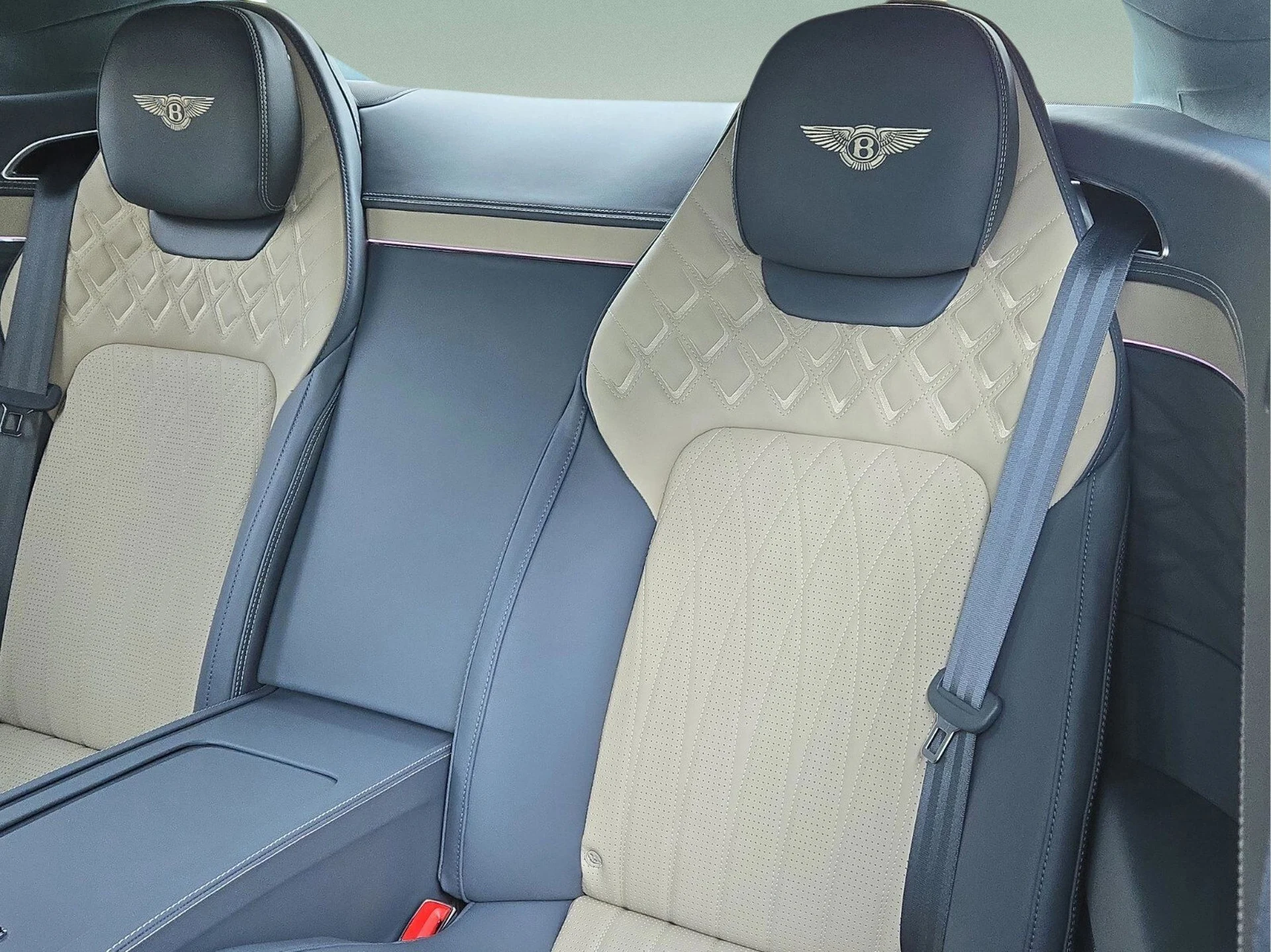 mph024_2037620251_57b4f6889f8ef97d042bf7548fc5db50x_0f4a6c8cd5