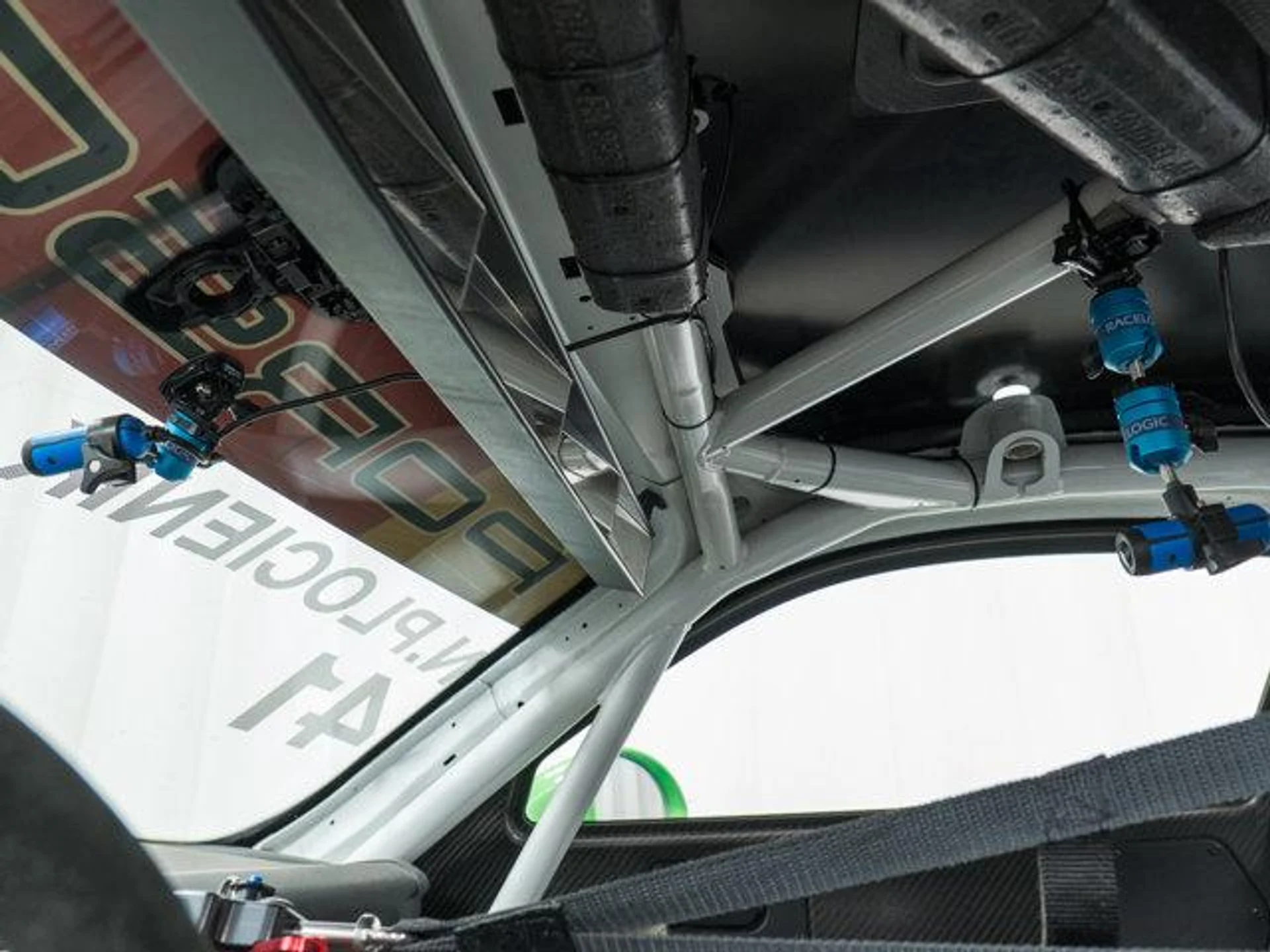 mph024_2044201386_T_Dl_Hu_YF_1m_Qg_DESVH_Lbry_Uufx_RDU_3d9cc8fe57