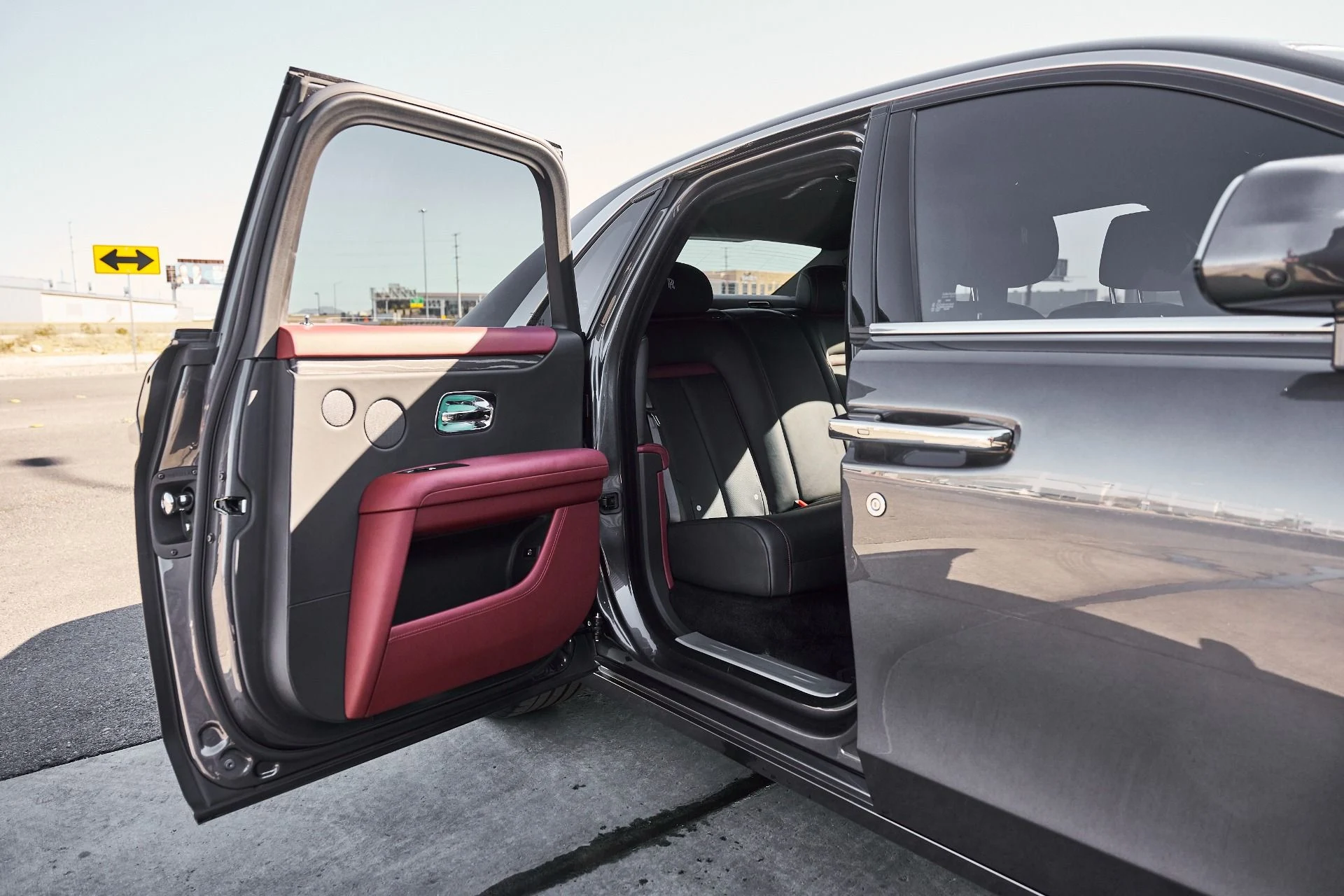 mph024_2045536037_Used_2023_Rolls_Royce_Ghost_1770699527_608de66c8d