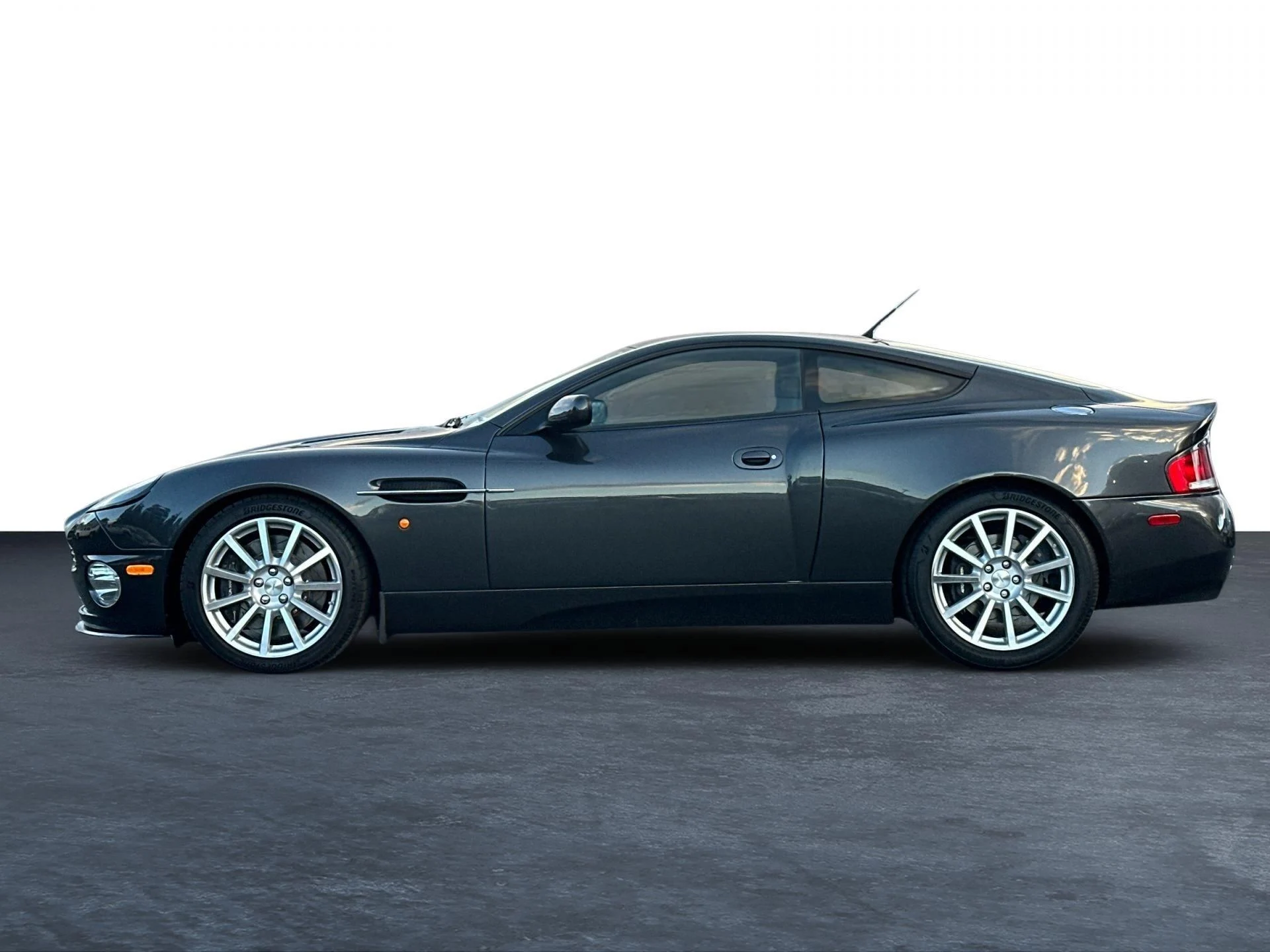 mph024_2047901693_Used_2006_Aston_Martin_Vanquish_S_1763565000_7b8190c6c5