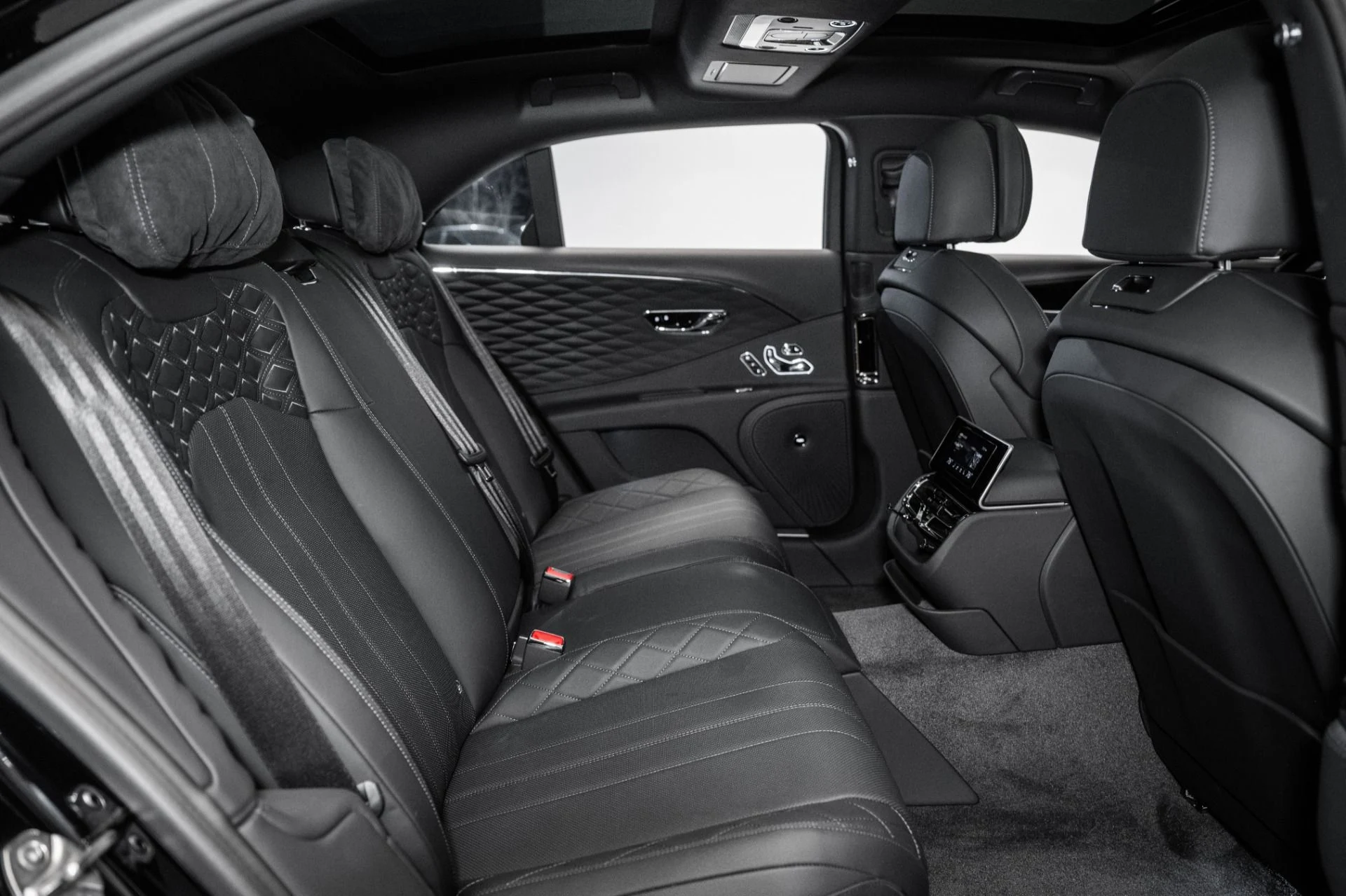 mph024_2048438868_Used_2024_Bentley_Flying_Spur_Speed_1741190012_90f0687dd4