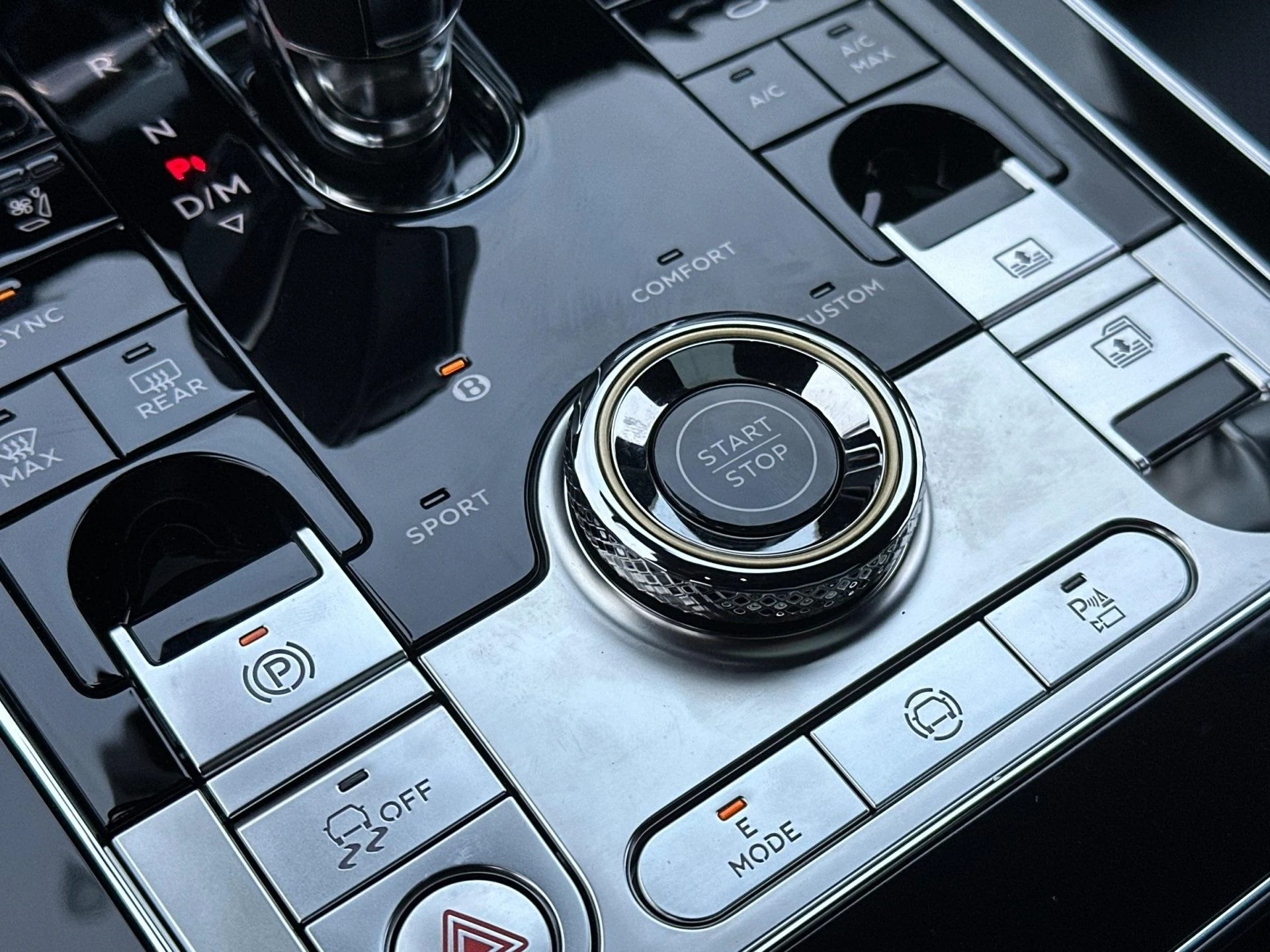 mph024_2049670341_New_2026_Bentley_Flying_Spur_1766589036_aa0dc8a32f