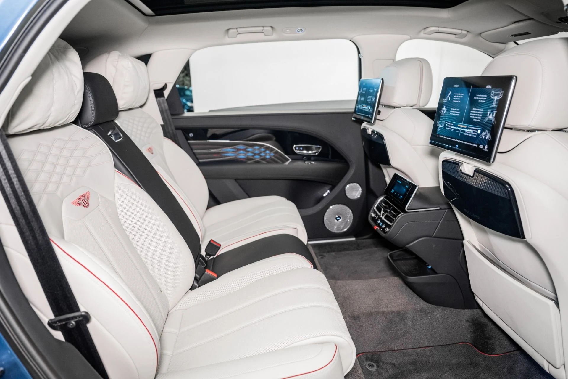 mph024_2054290543_Used_2025_Bentley_Bentayga_EWB_Mulliner_V8_1748092723_fcc1723791