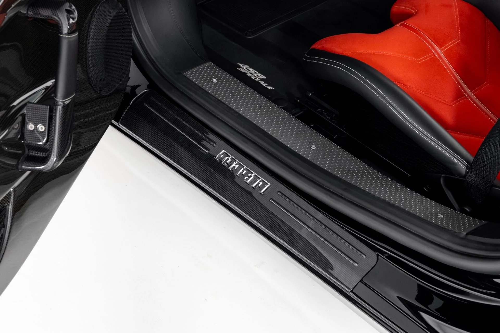 mph024_2055452440_Used_2015_Ferrari_458_Speciale_1765990112_388901b2b4