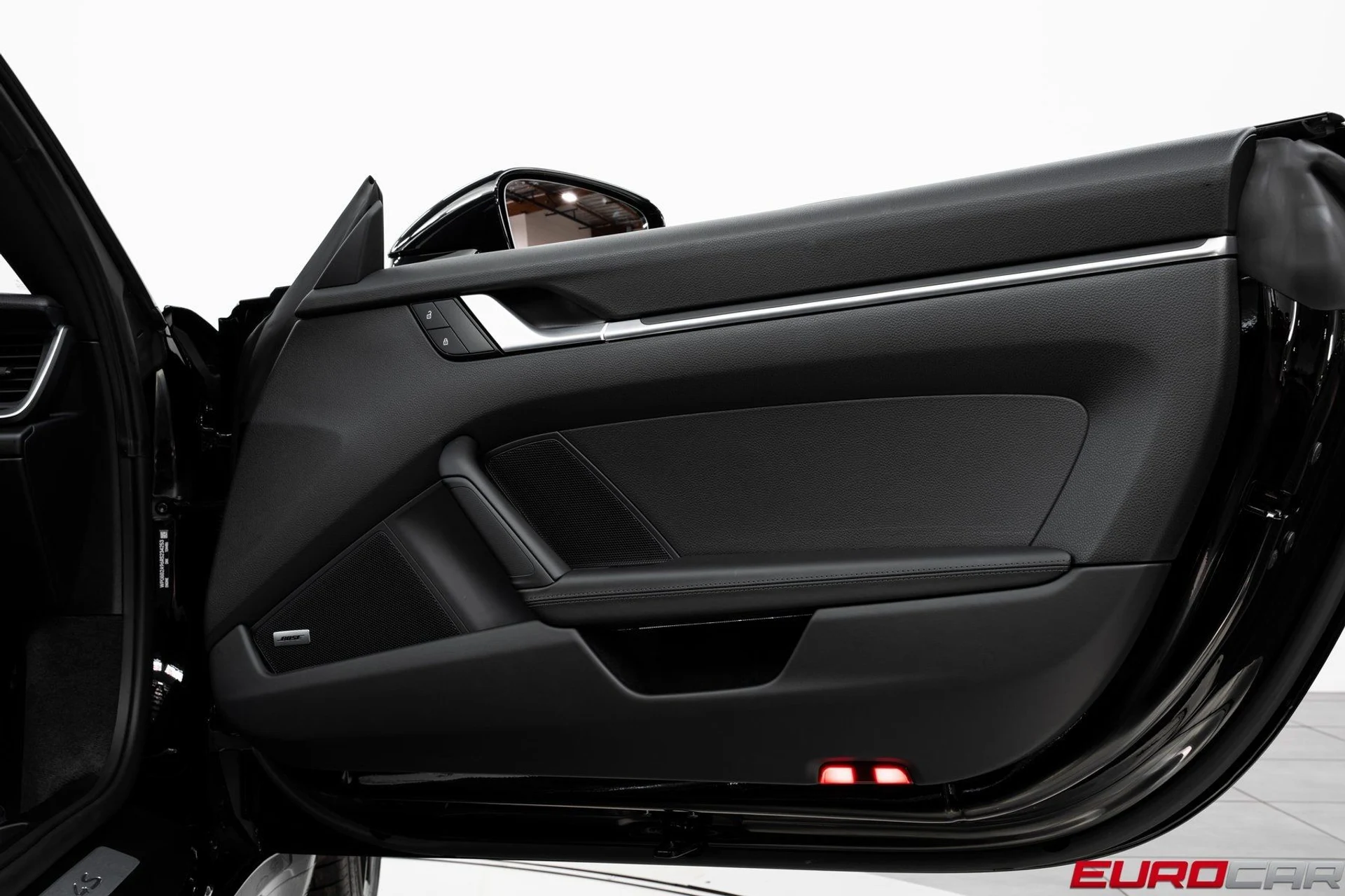 mph024_2056947509_image_25_70609b196a