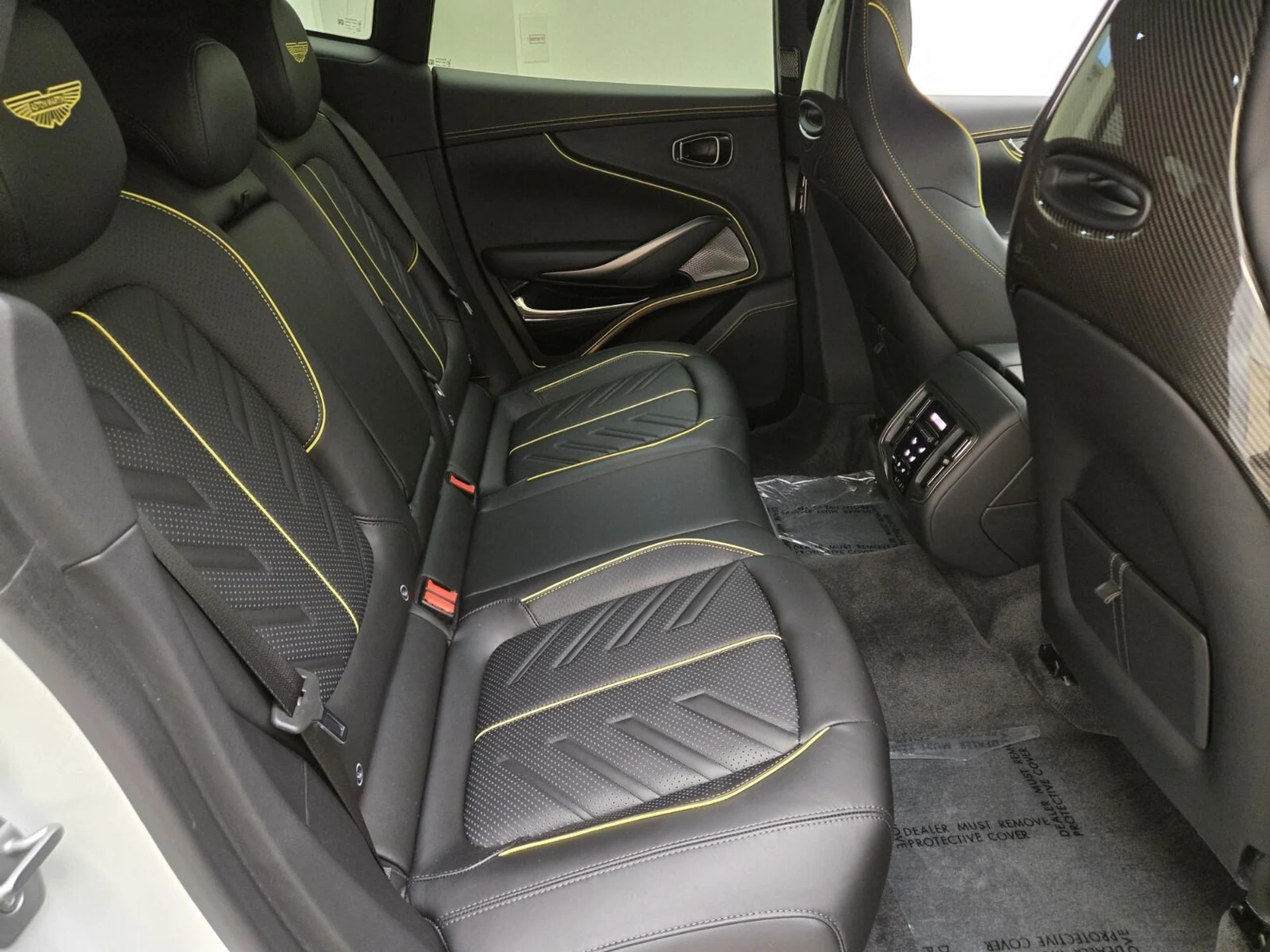 mph024_2059339134_New_2026_Aston_Martin_DBX_S_1783747090_78b7f1cf8f