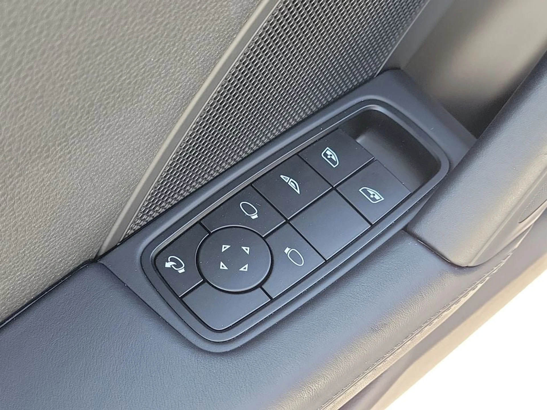 mph024_2063753562_25_f0ce354dc5