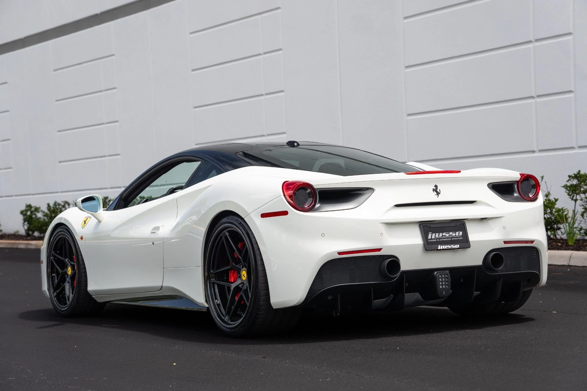 mph024_2068124261_Used_2016_Ferrari_488_GTB_1777085650_2e95635787