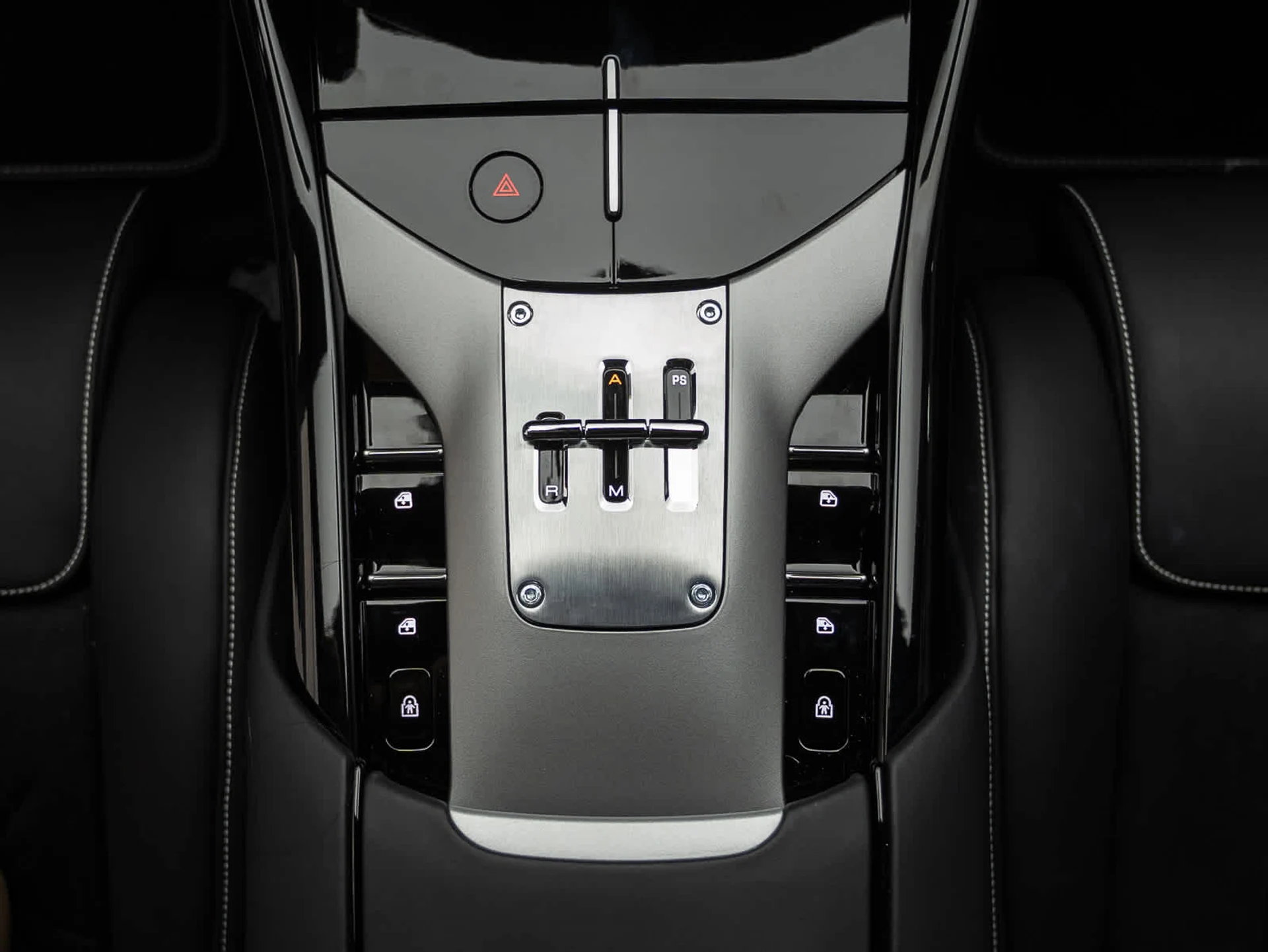 mph024_2072709647_09df8722b1d266f63c9a59a9cd9f2d4ax_6185ff8f52