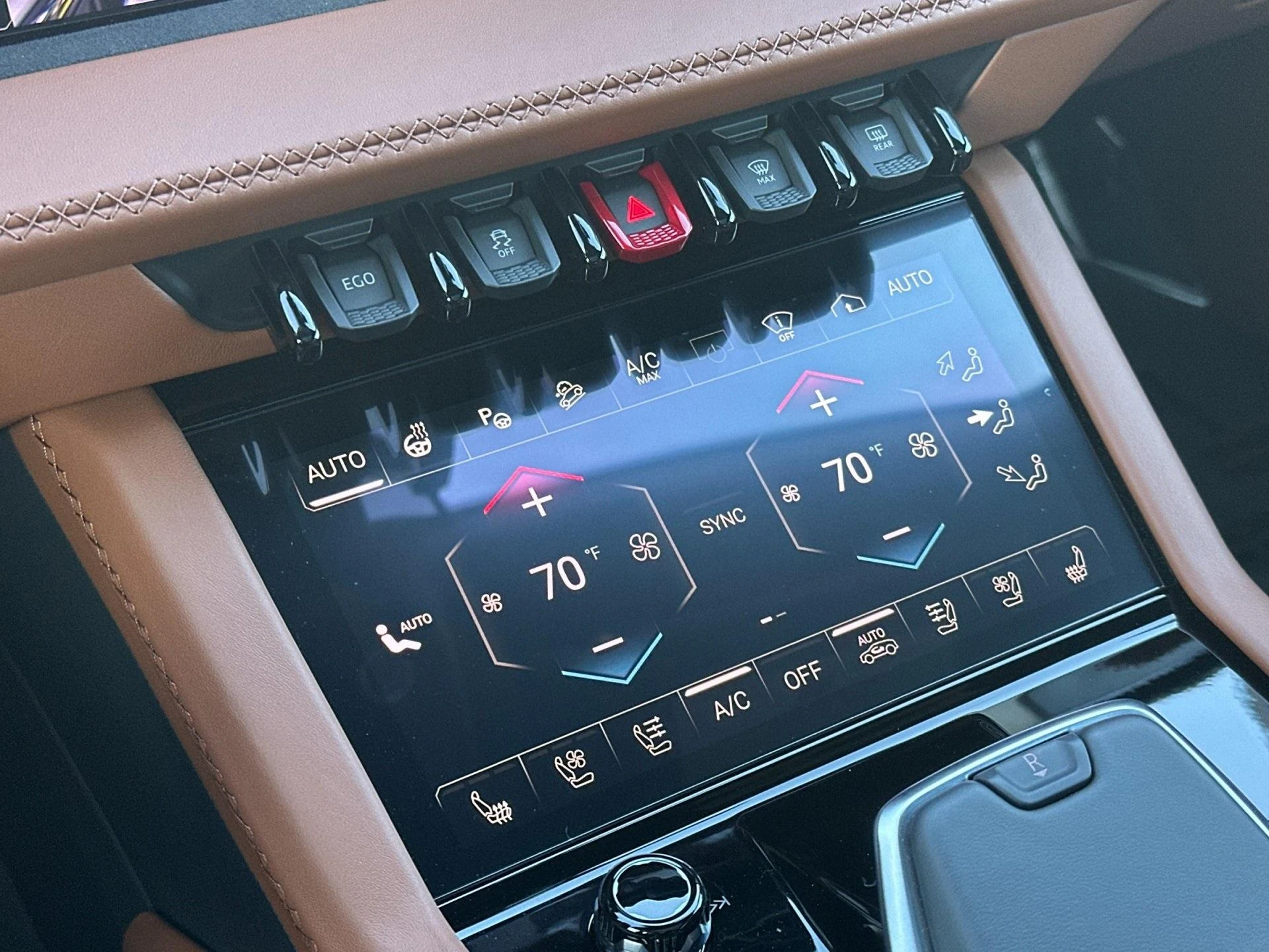 mph024_2073091404_New_2025_Lamborghini_Urus_SE_1765357690_9f77efaf2f