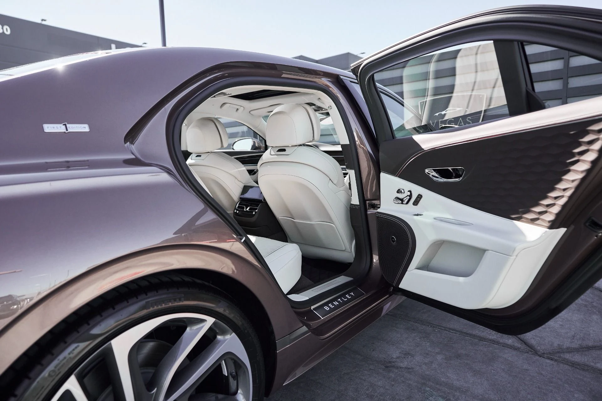 mph024_2075200597_Used_2025_Bentley_Flying_Spur_Speed_1762569192_a6a3f766a3