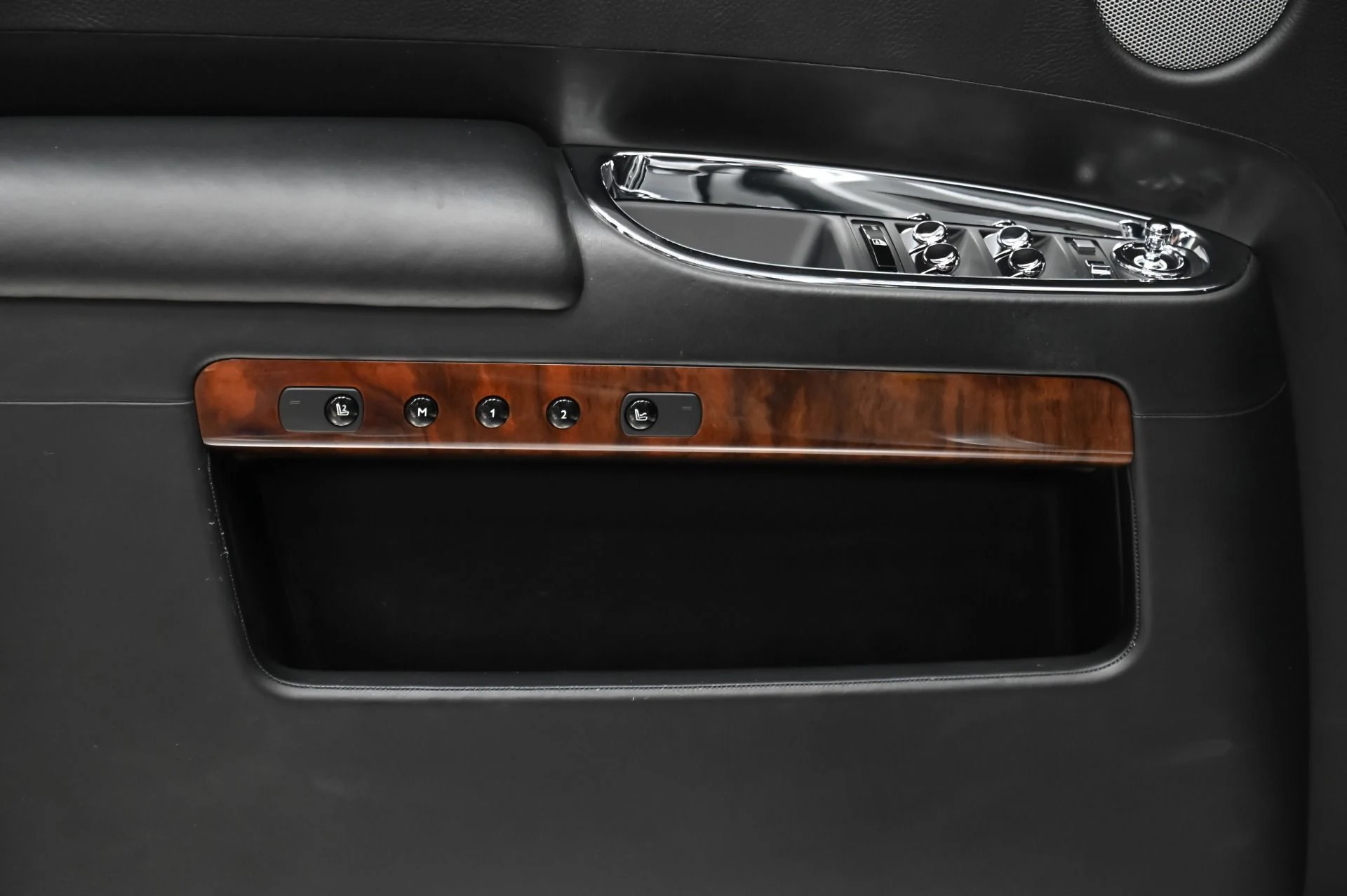 mph024_2075244437_Used_2012_Rolls_Royce_Ghost_1757528739_702f6ab074