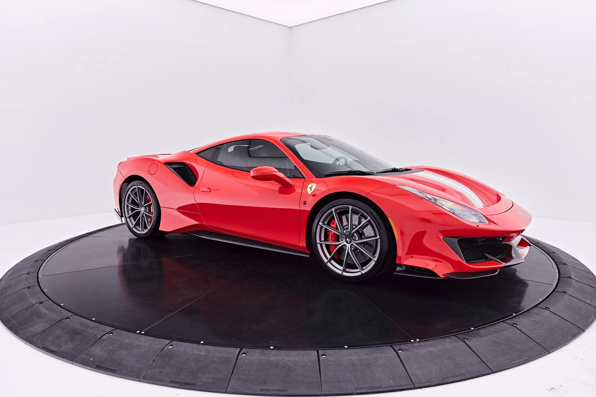 mph024_2076513226_Used_2020_Ferrari_488_Pista_Base_1785808790_a35287e39e