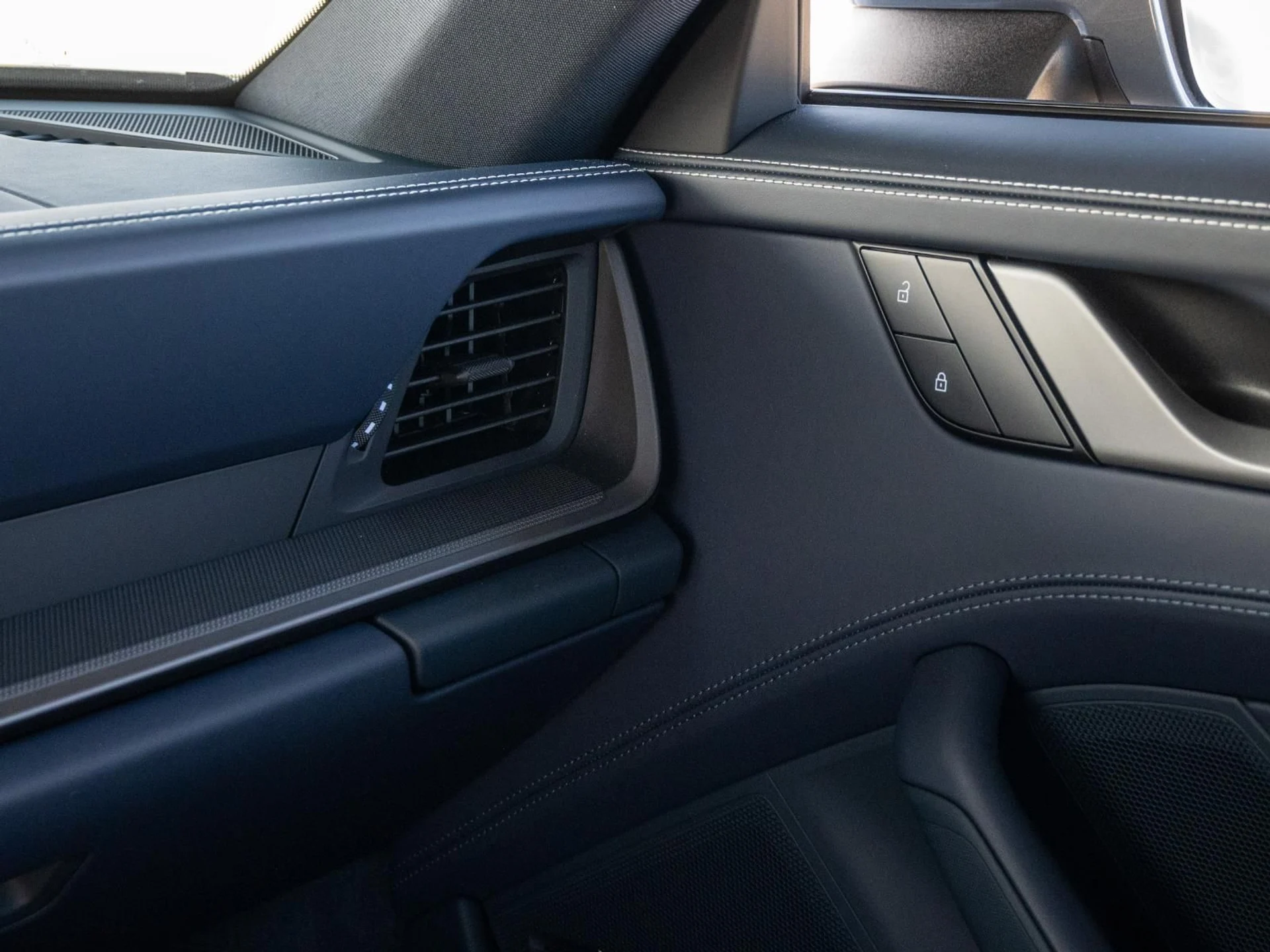 mph024_2078148393_128cde58b394dcb01bbe4b57be945b8cx_7886fc9031