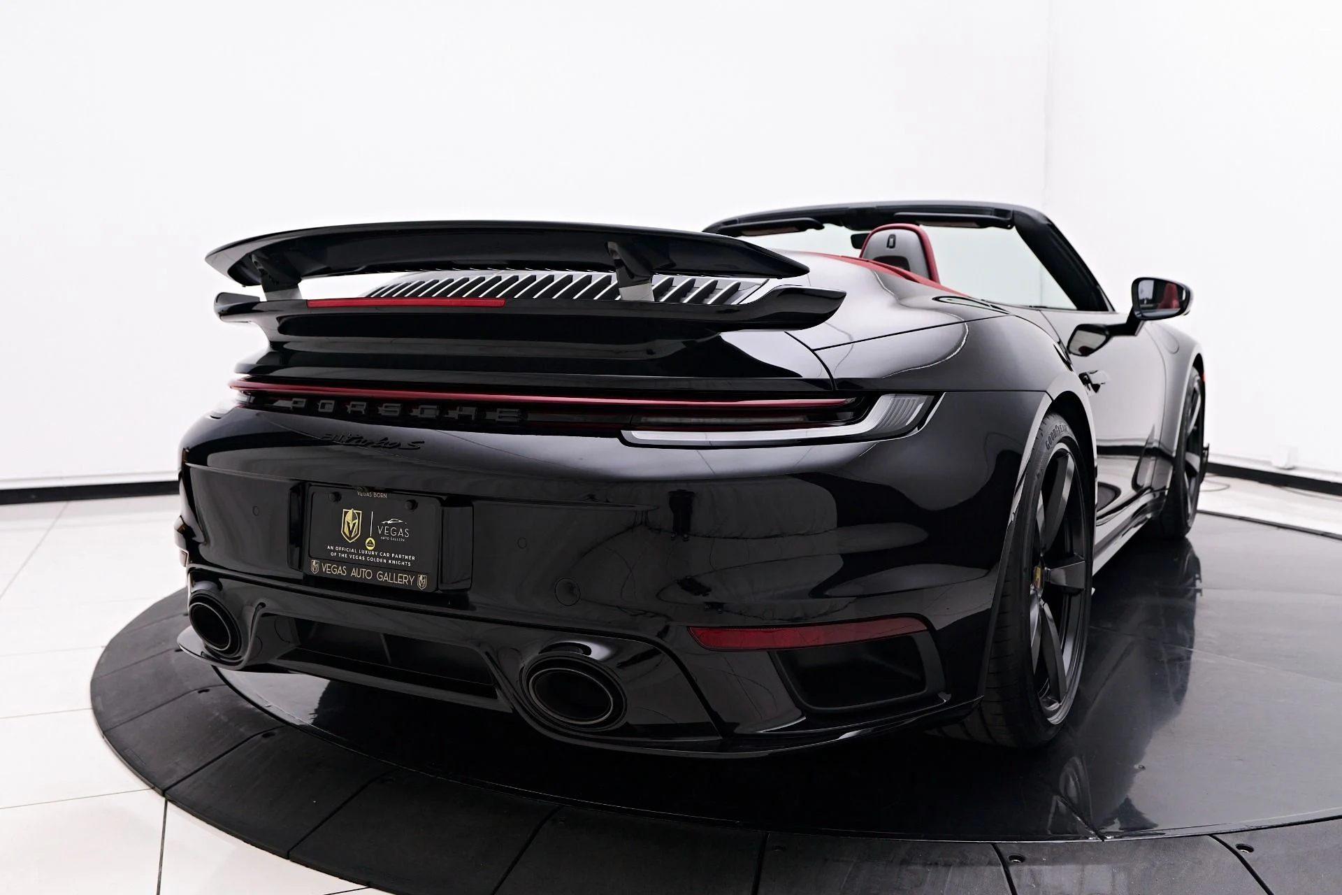mph024_2078501416_Used_2024_Porsche_911_Turbo_S_1758674566_21ad79c5f9