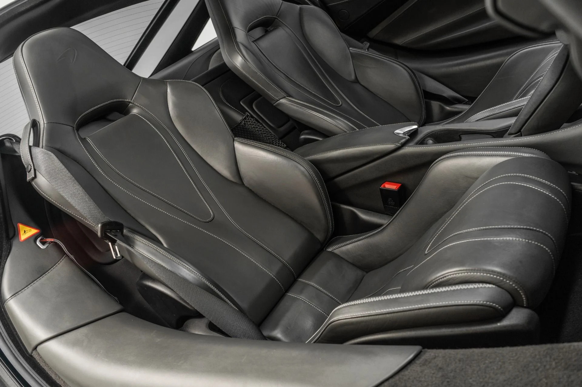 mph024_2081232463_Used_2019_Mc_Laren_720_S_Luxury_MSO_paint_color_Gorilla_Glass_Roof_Carbon_Packs_1_and_2_1765568029_9fa33a2970