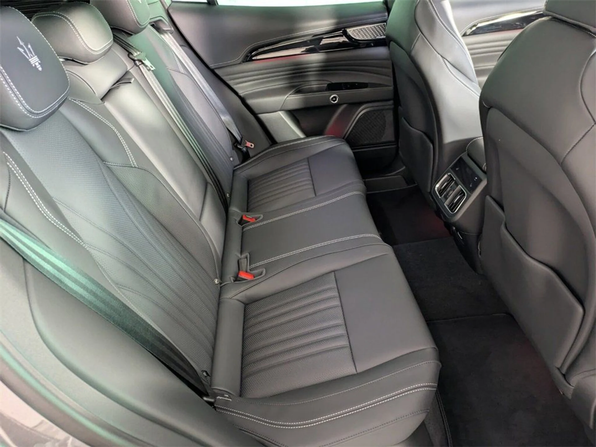 mph024_2083369519_54c7b6d85f7b06e1e0ebb92be8f7aec0_f8cf35ff27