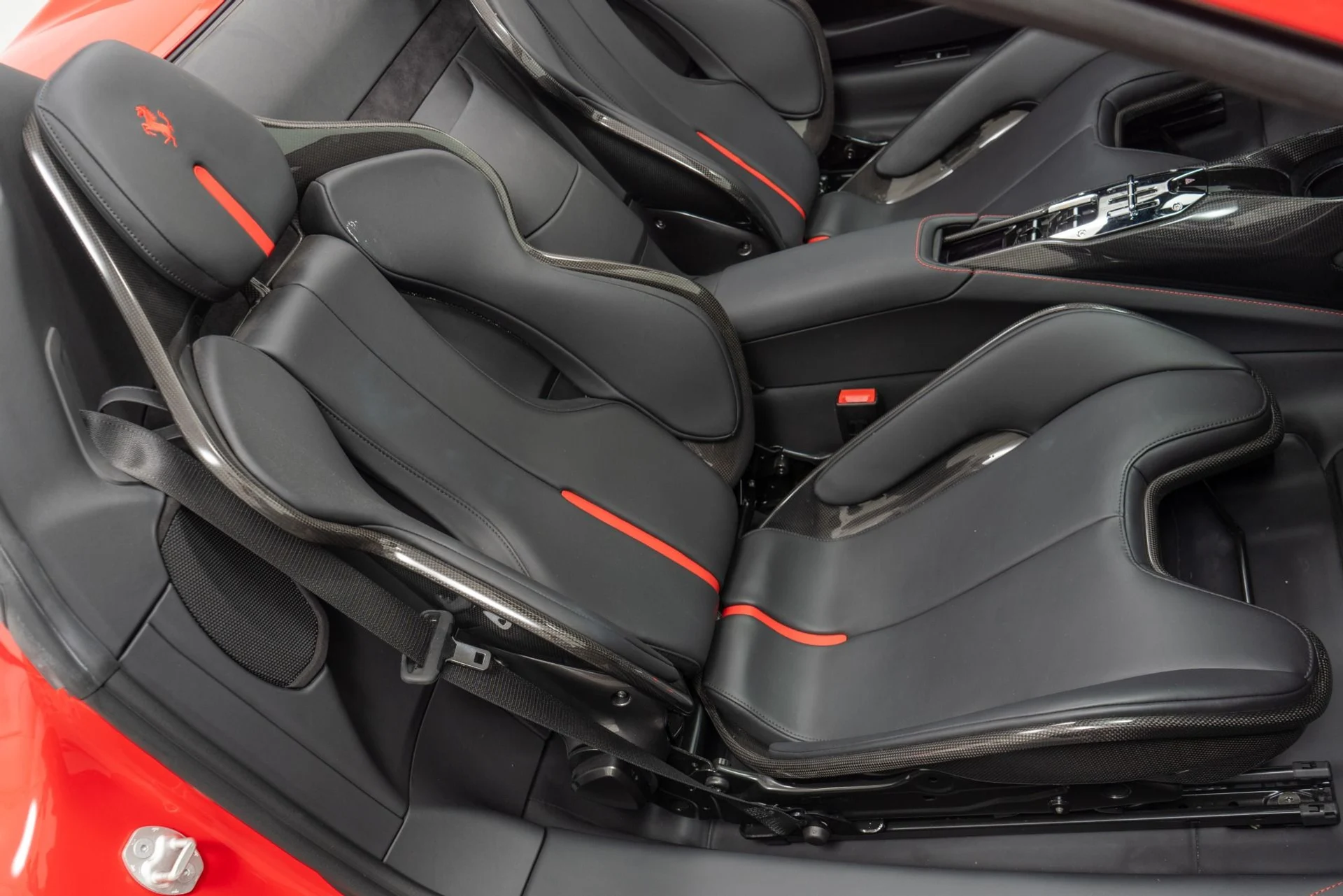 mph024_2087566654_Used_2025_Ferrari_SF_90_Spider_1779917400_a1453cf201