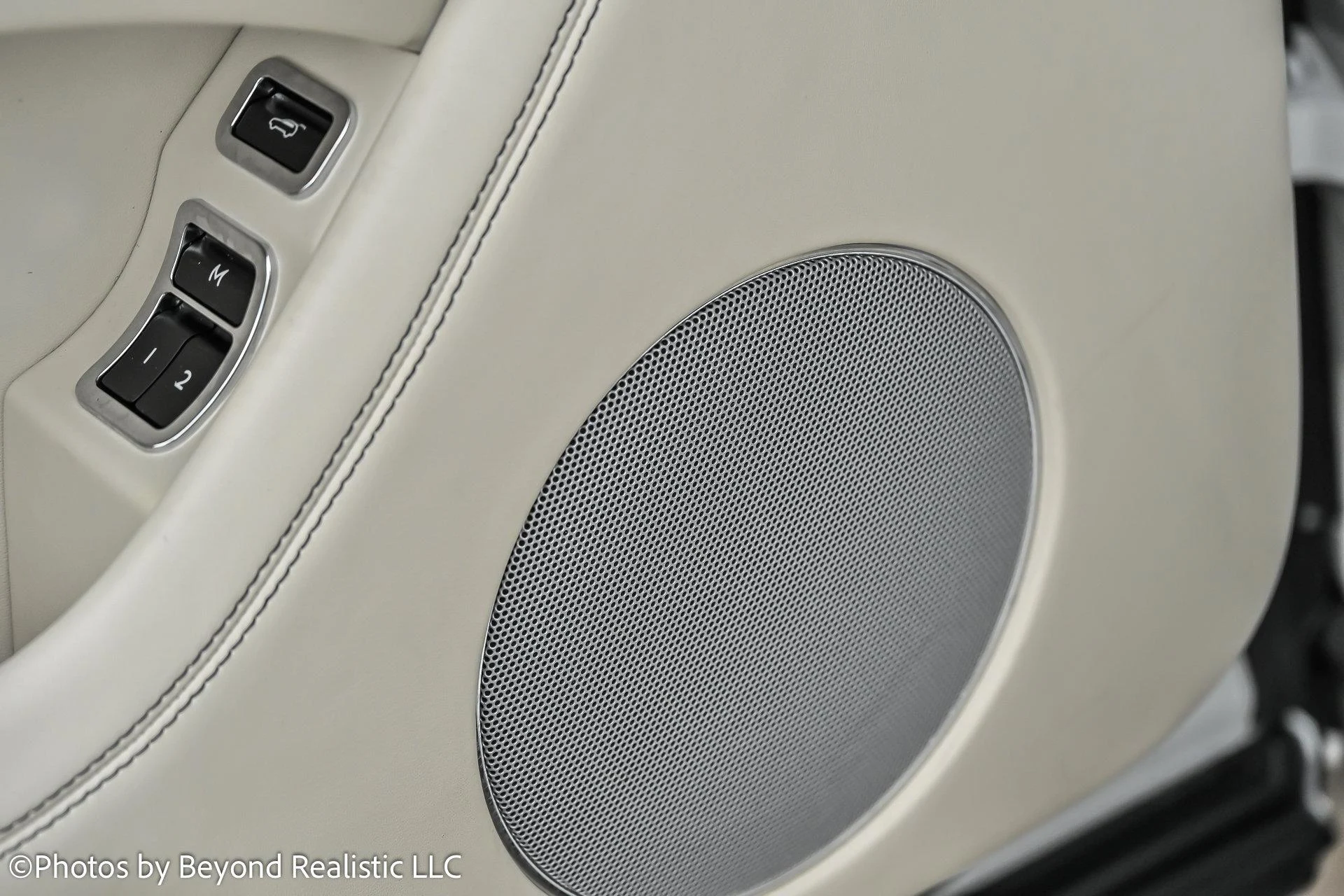 mph024_208953447_Used_2022_Bentley_Bentayga_V8_Mulliner_Driving_Specification_1755763432_c01f39ddb9