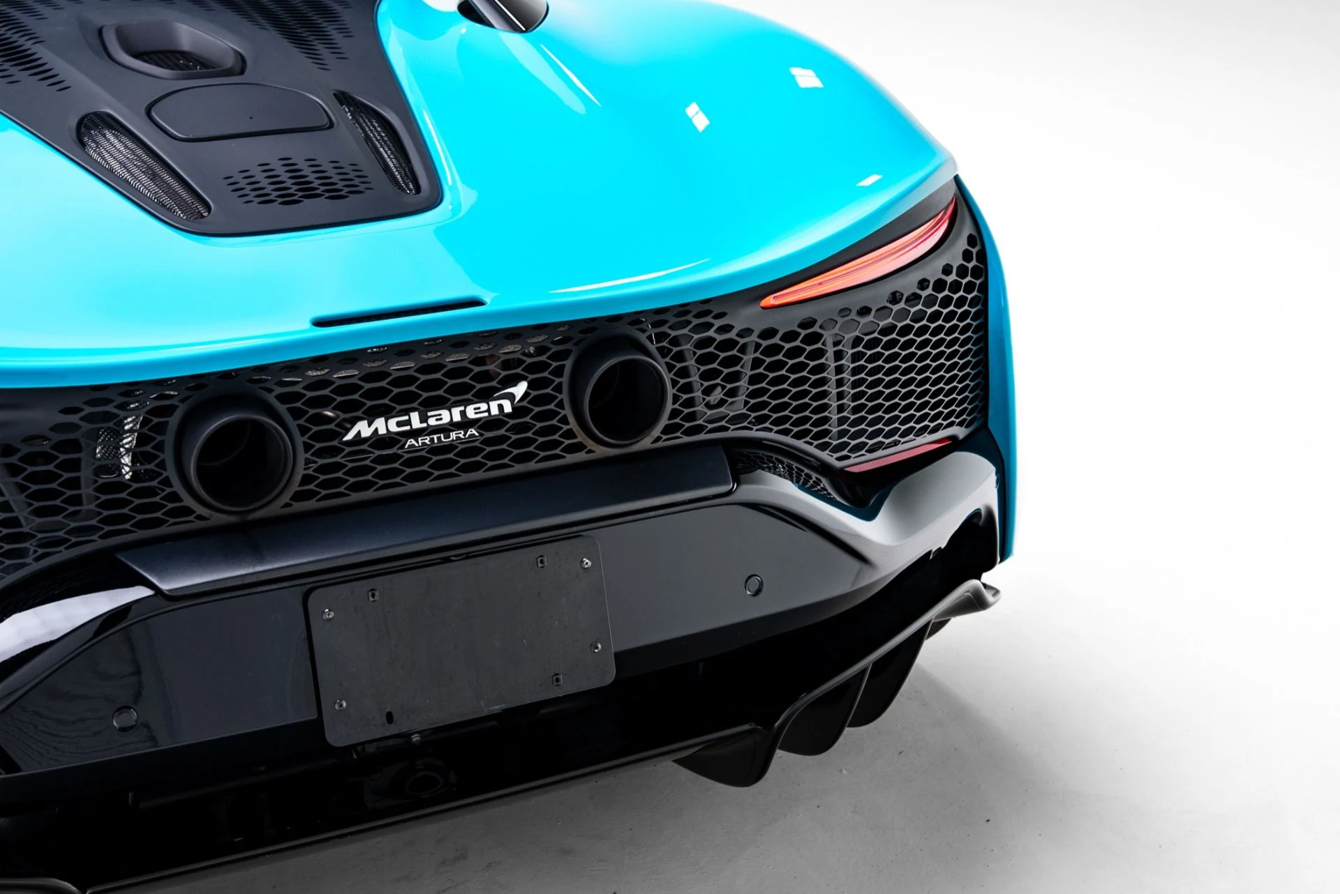 mph024_2089582522_Used_2023_Mc_Laren_Artura_1770682323_e9b1659a0d