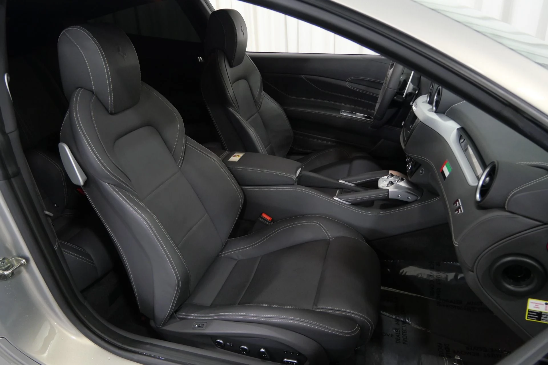 mph024_2107019111_Used_2012_Ferrari_FF_UAE_Edition_1762196572_87bd0342ba