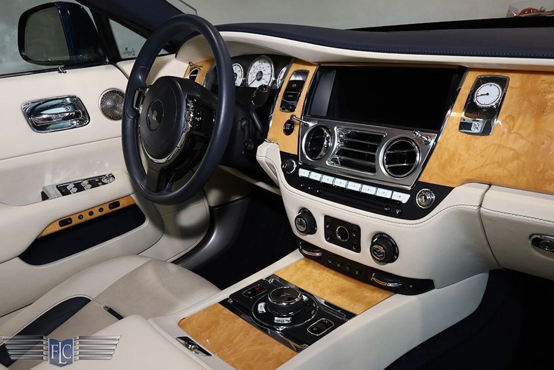 mph024_2113817350_used_2019_rolls_royce_wraith_coupe_9689_22959552_25_1024_9c0fdba92d