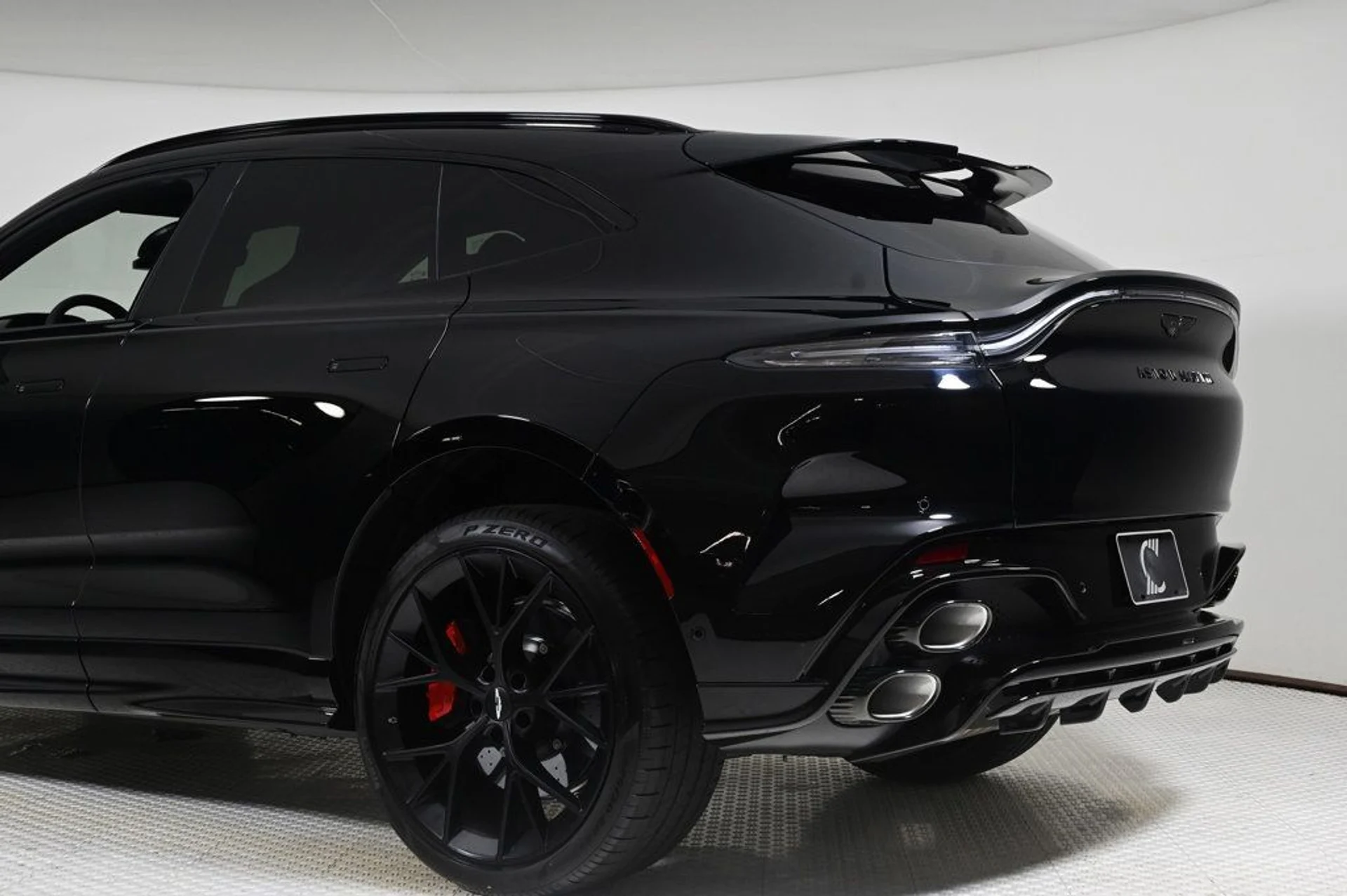 mph024_2115430896_new_2026_aston_martin_dbx_sawd_11350_22961670_25_1024_d522436a96