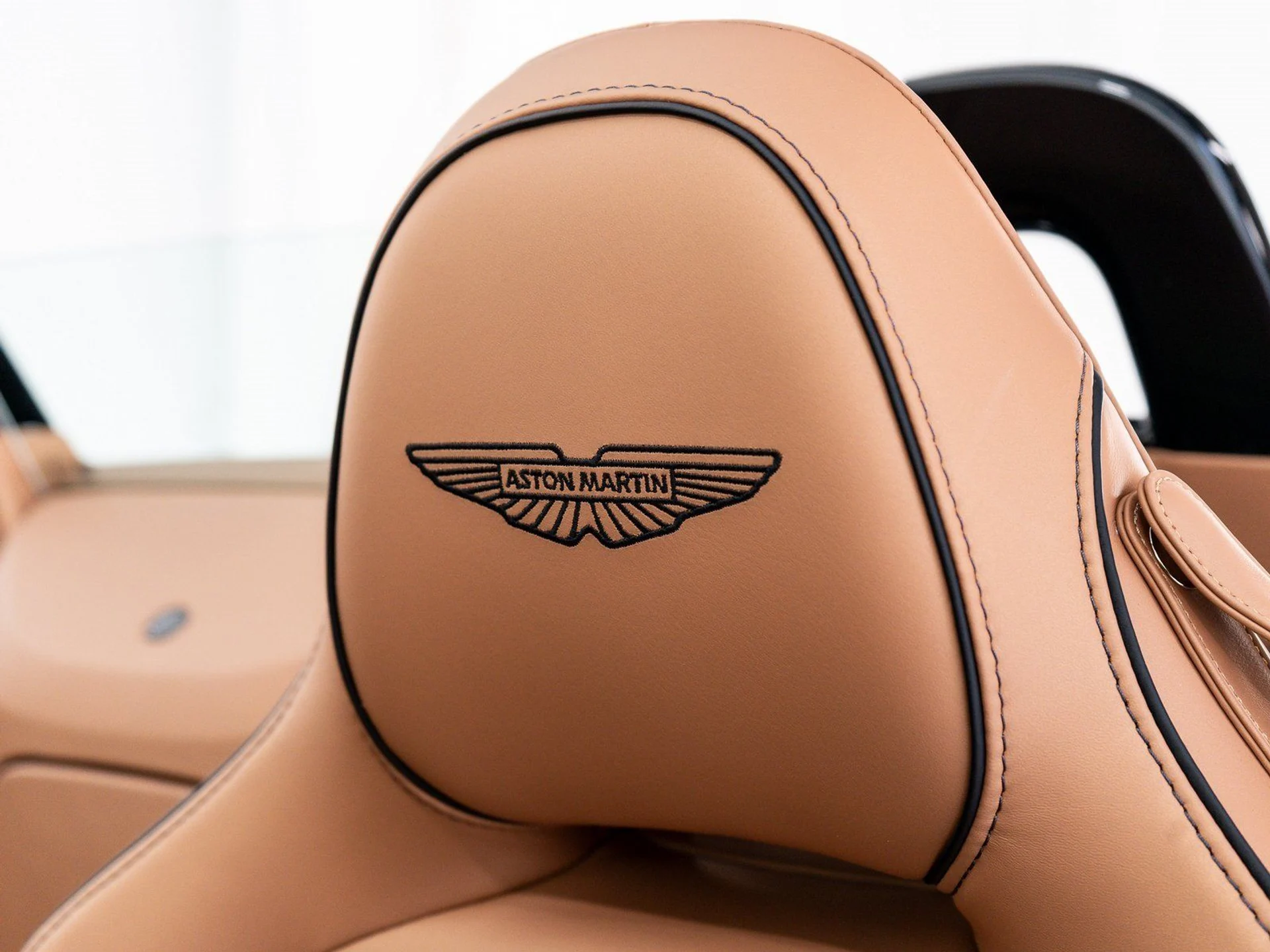 mph024_2120350775_39672d1f1678aca23026084864109941_5696c0d888