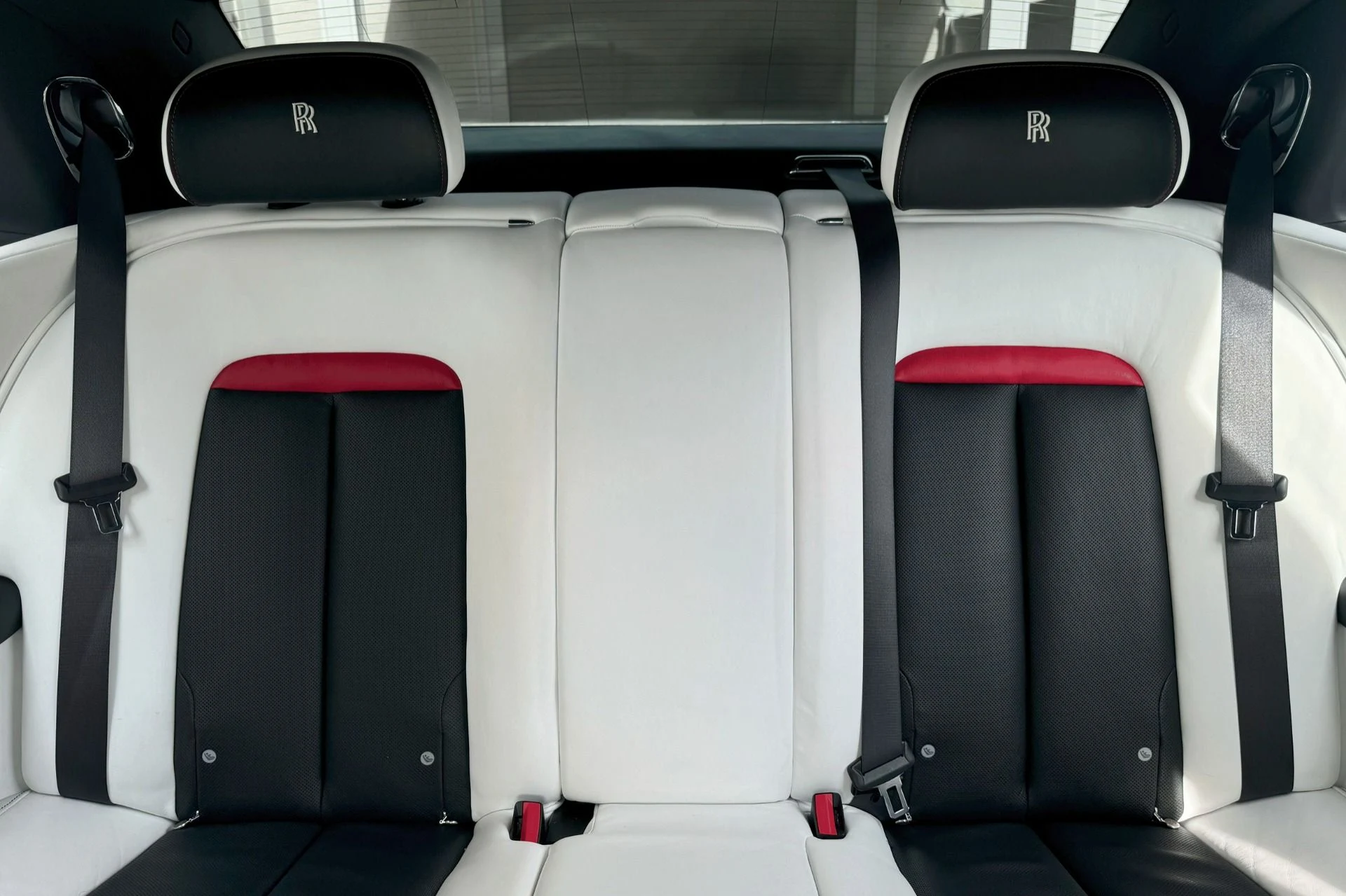 mph024_2122926786_Used_2022_Rolls_Royce_Ghost_1751353922_5a69ec0731