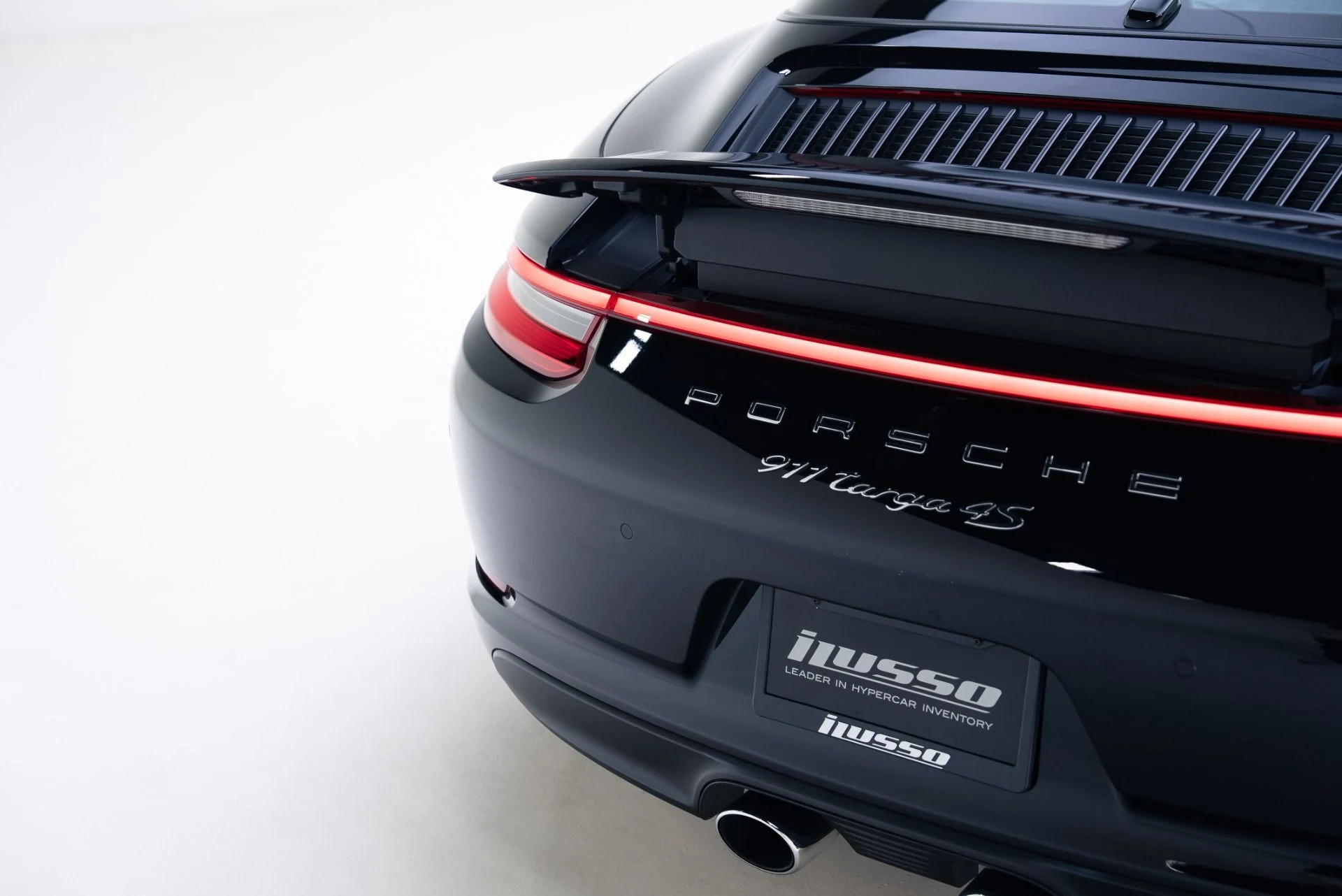 mph024_2123274873_Used_2018_Porsche_911_Targa_4_S_1767827932_166e416bf8