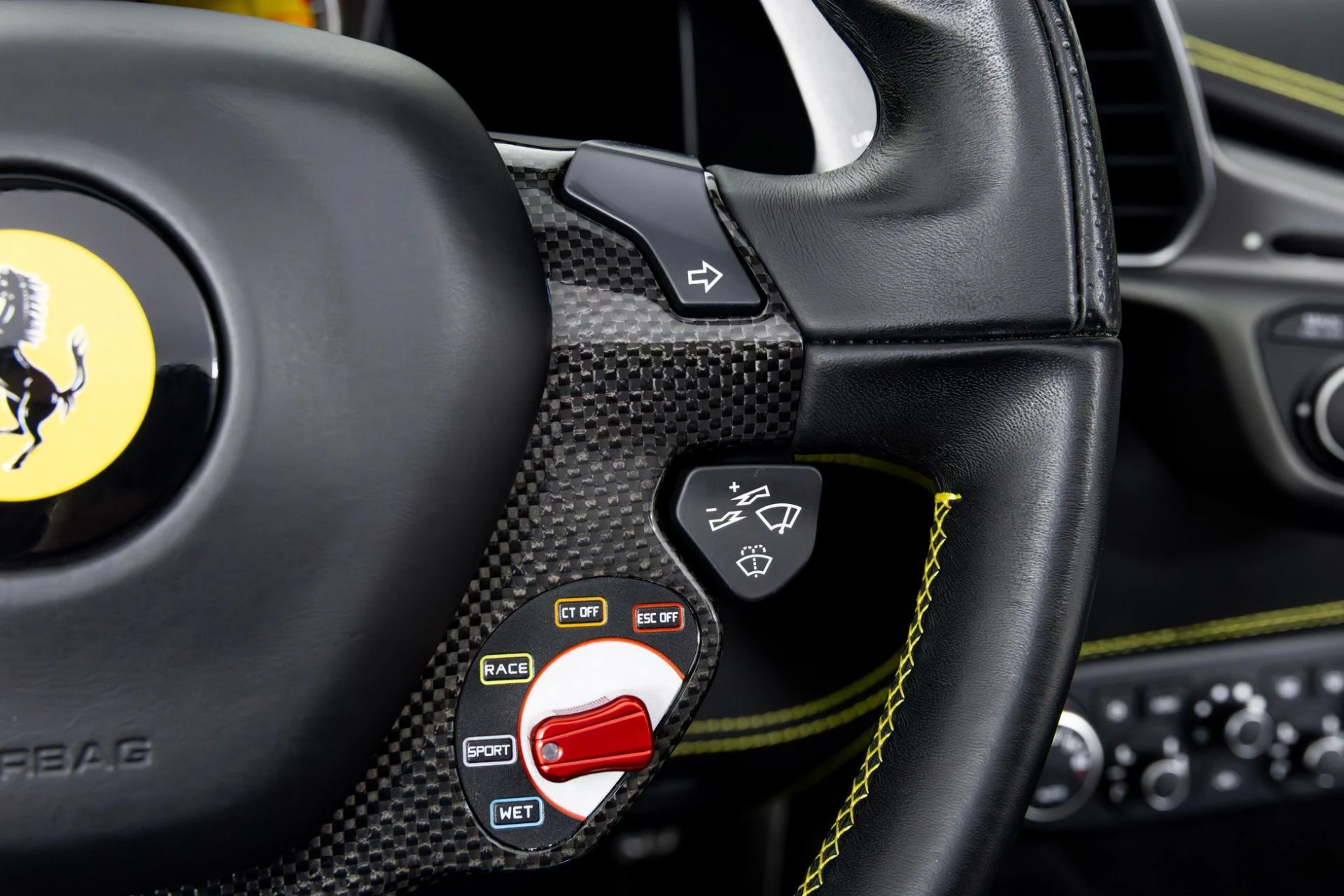 mph024_2123327283_Used_2015_Ferrari_458_Italia_1766013368_94cad78a19