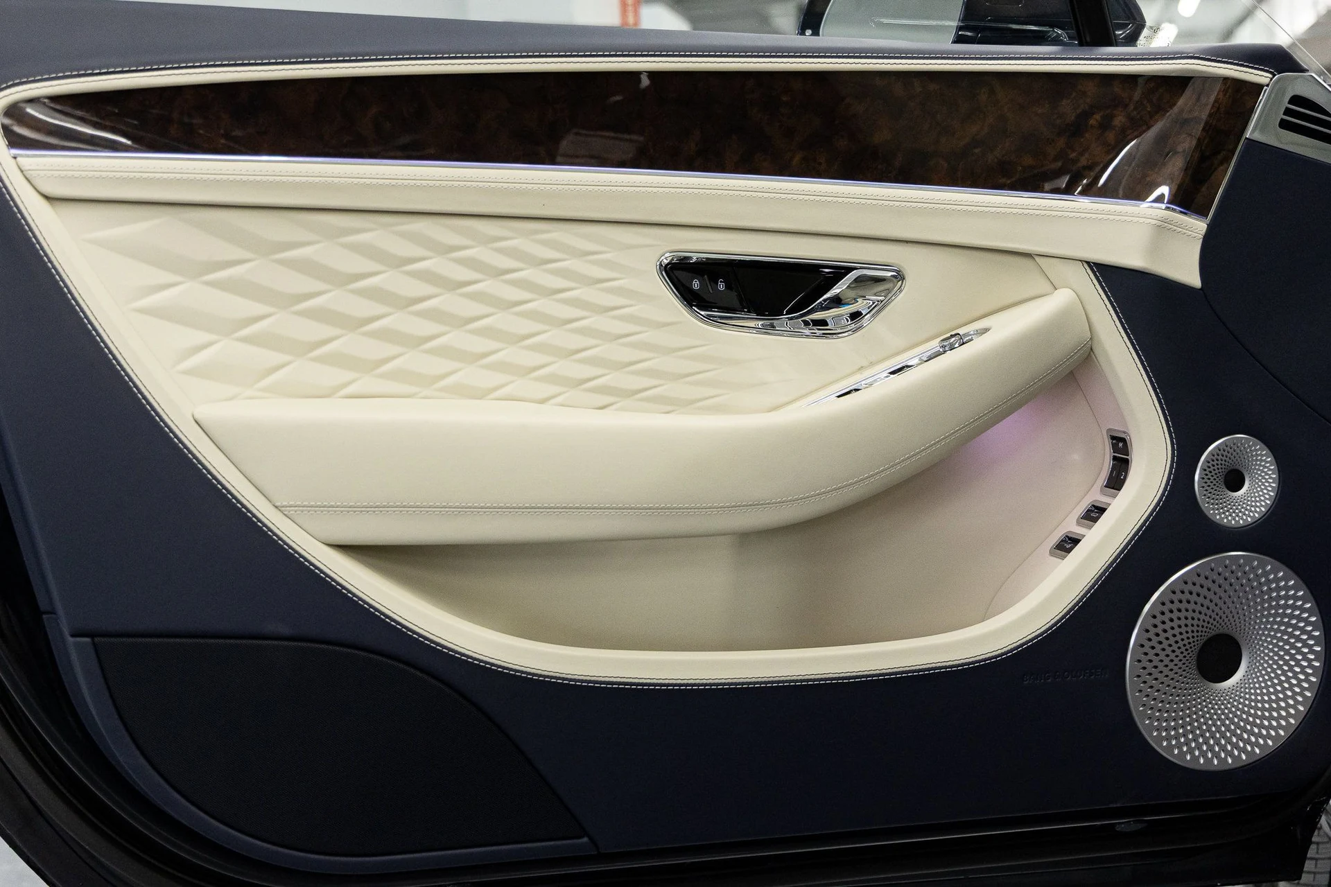 mph024_212910305_0e39bb7e0546a17a959cae99890c9edfx_95b53c348c