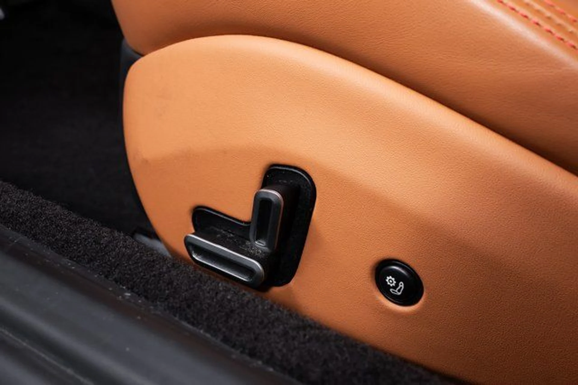 mph024_2134760835_b6f1f05b7834561945bacc18ab66a9dbx_63be24a9eb