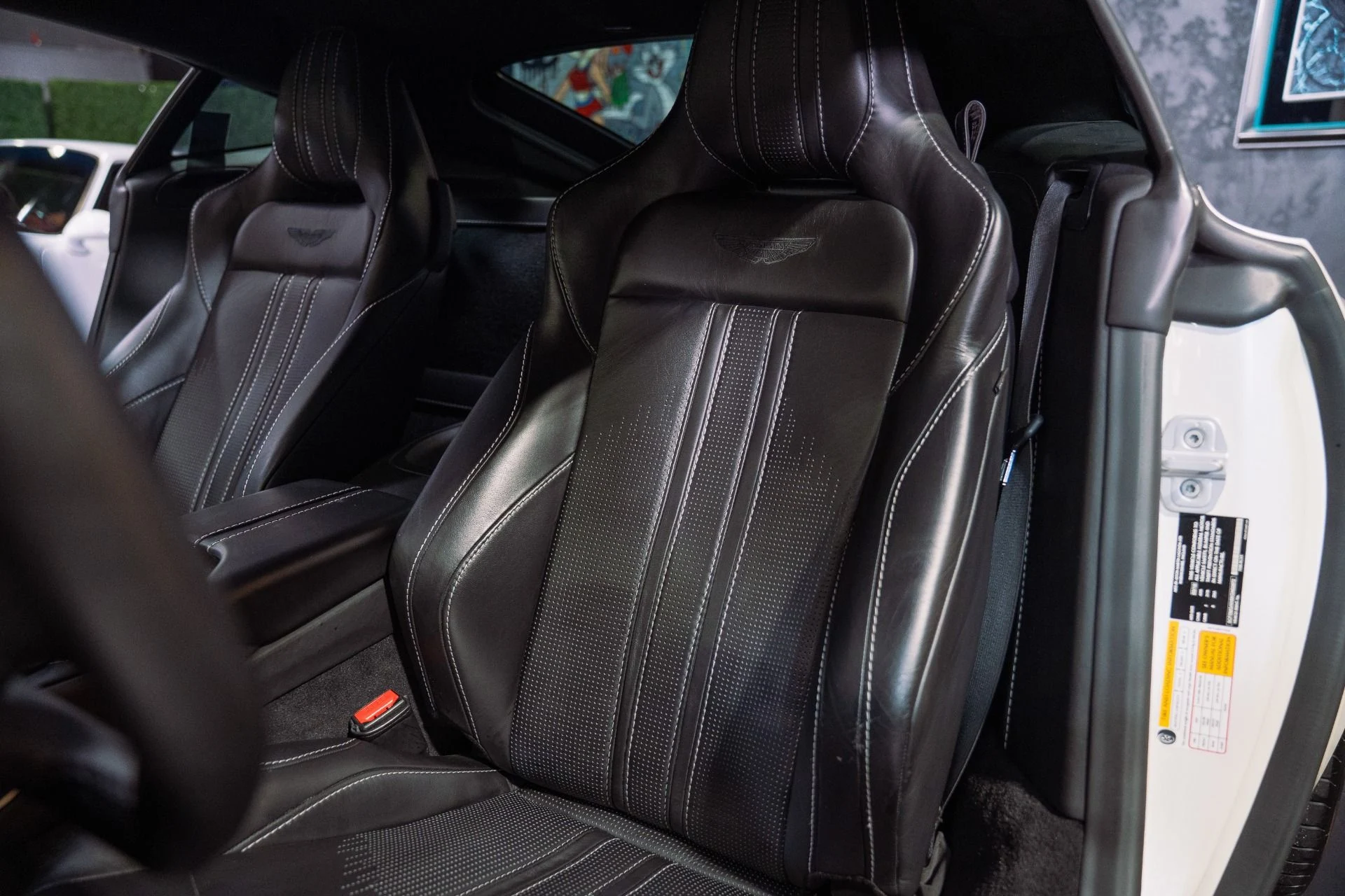 mph024_2135351009_Used_2019_Aston_Martin_Vantage_1792797785_78a8cd3836