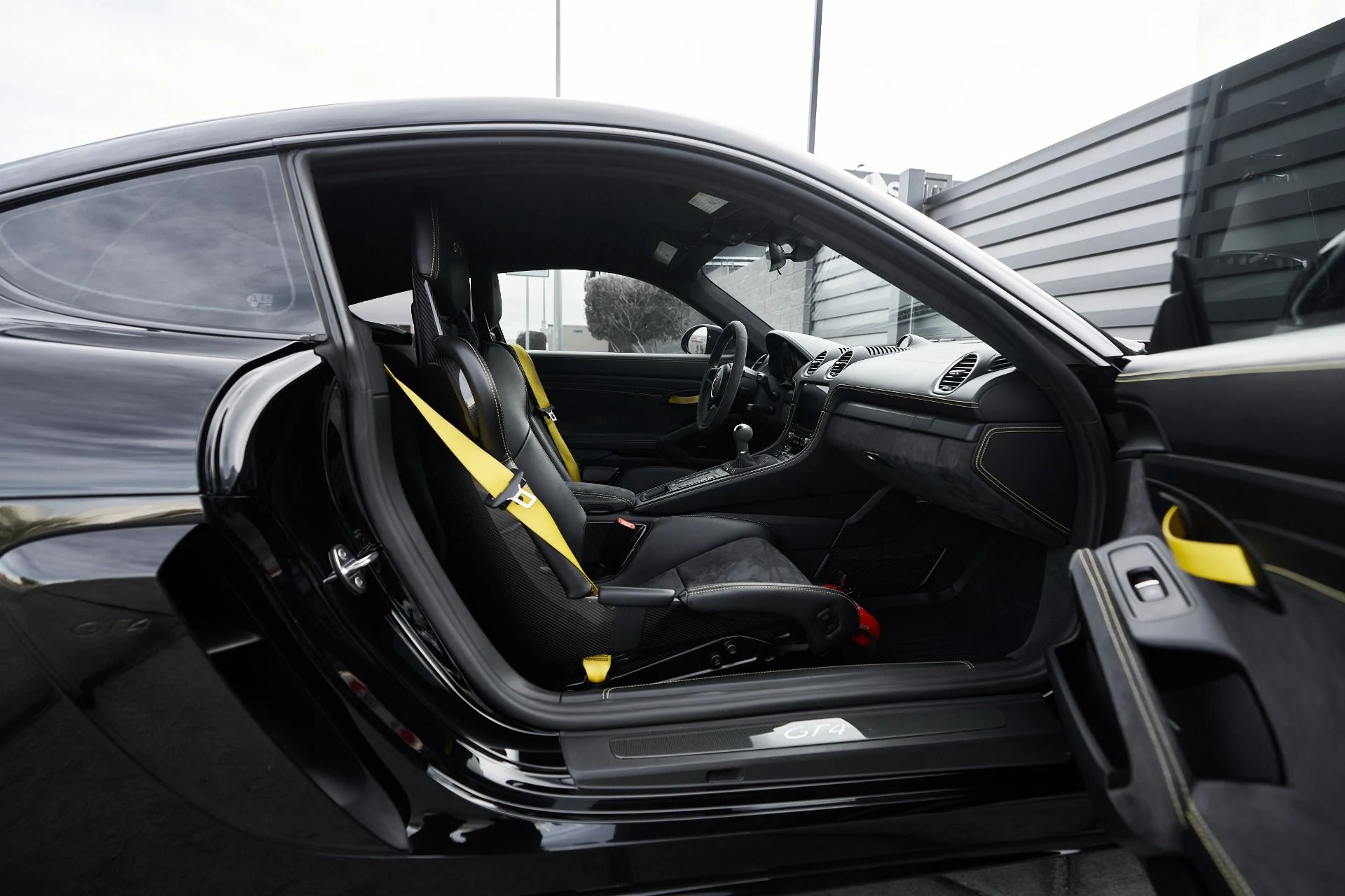 mph024_2161742914_Used_2020_Porsche_718_Cayman_GT_4_1763019547_20dfeac1a6