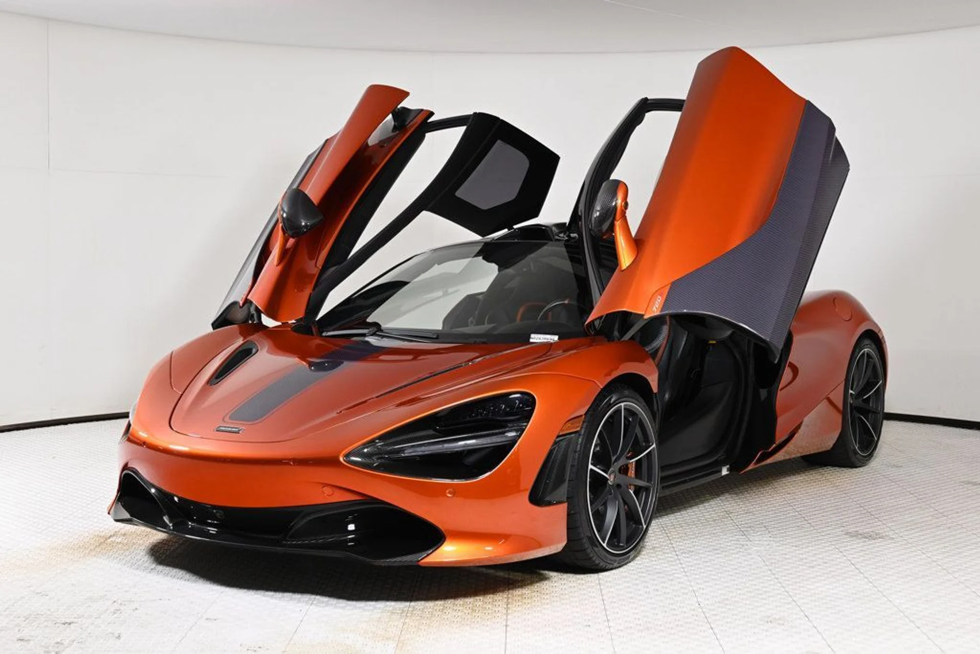 mph024_2170968707_used_2018_mclaren_720s_11350_22941062_24_1024_26c803477c