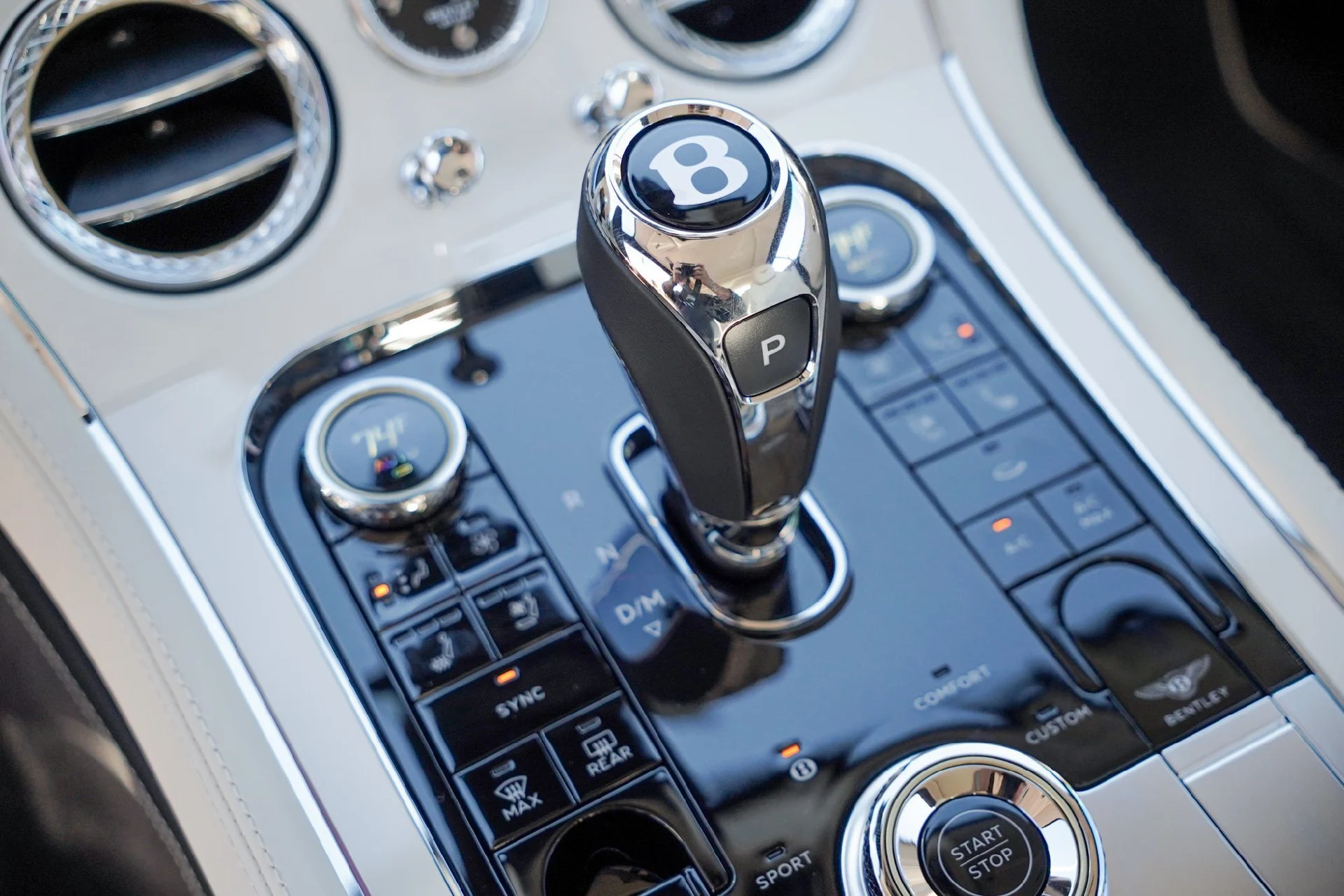 mph024_2170990858_Hi_Tech_Luxury_Imports_LLC_SCBCP_2_ZG_7_TC_025259_image_24_a86d1528e9