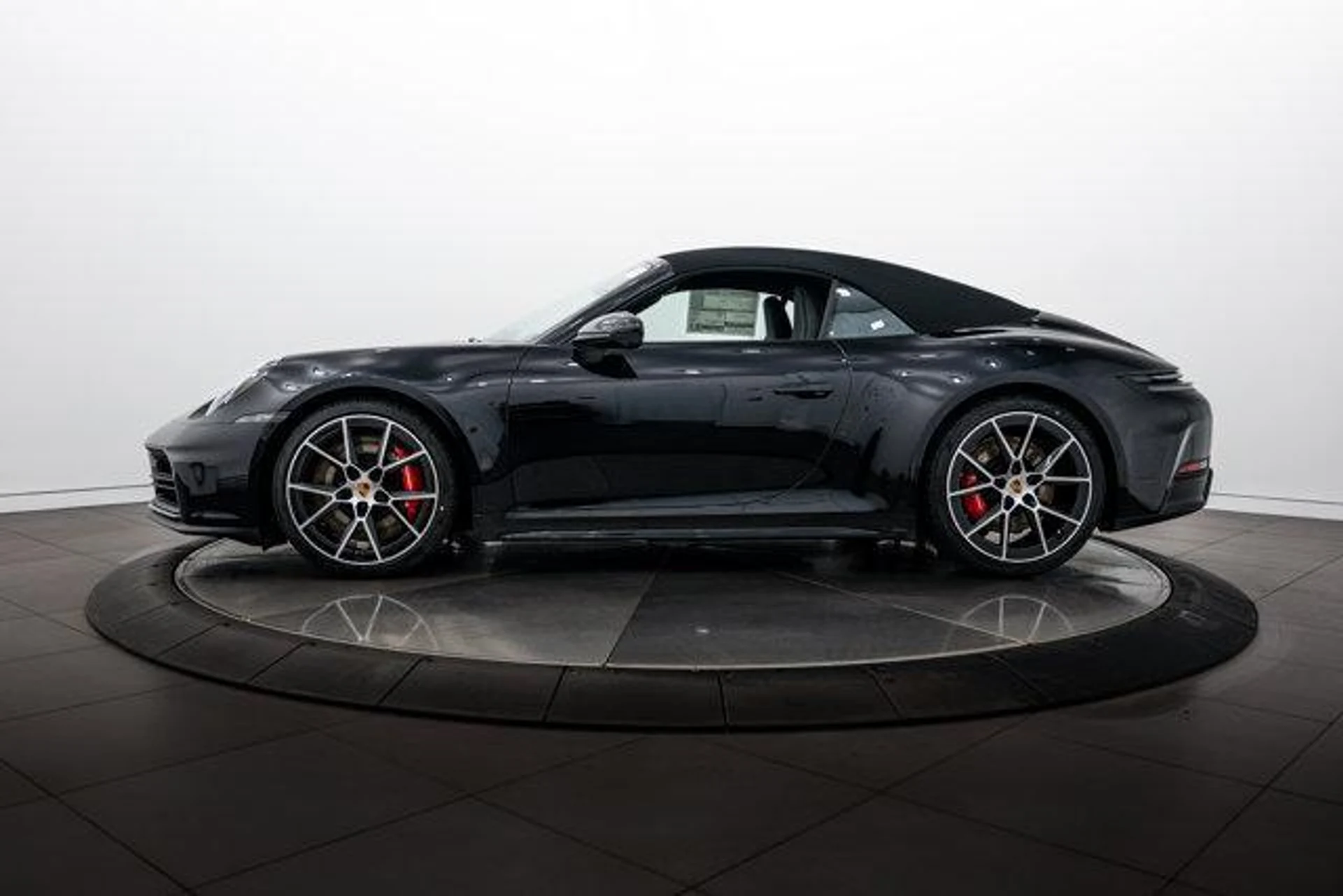 mph024_2173593024_S_Lly_M5_Wfc_Gf4_Zh_Tux_Jf_VG_8w_V_bs_9a58b1b542