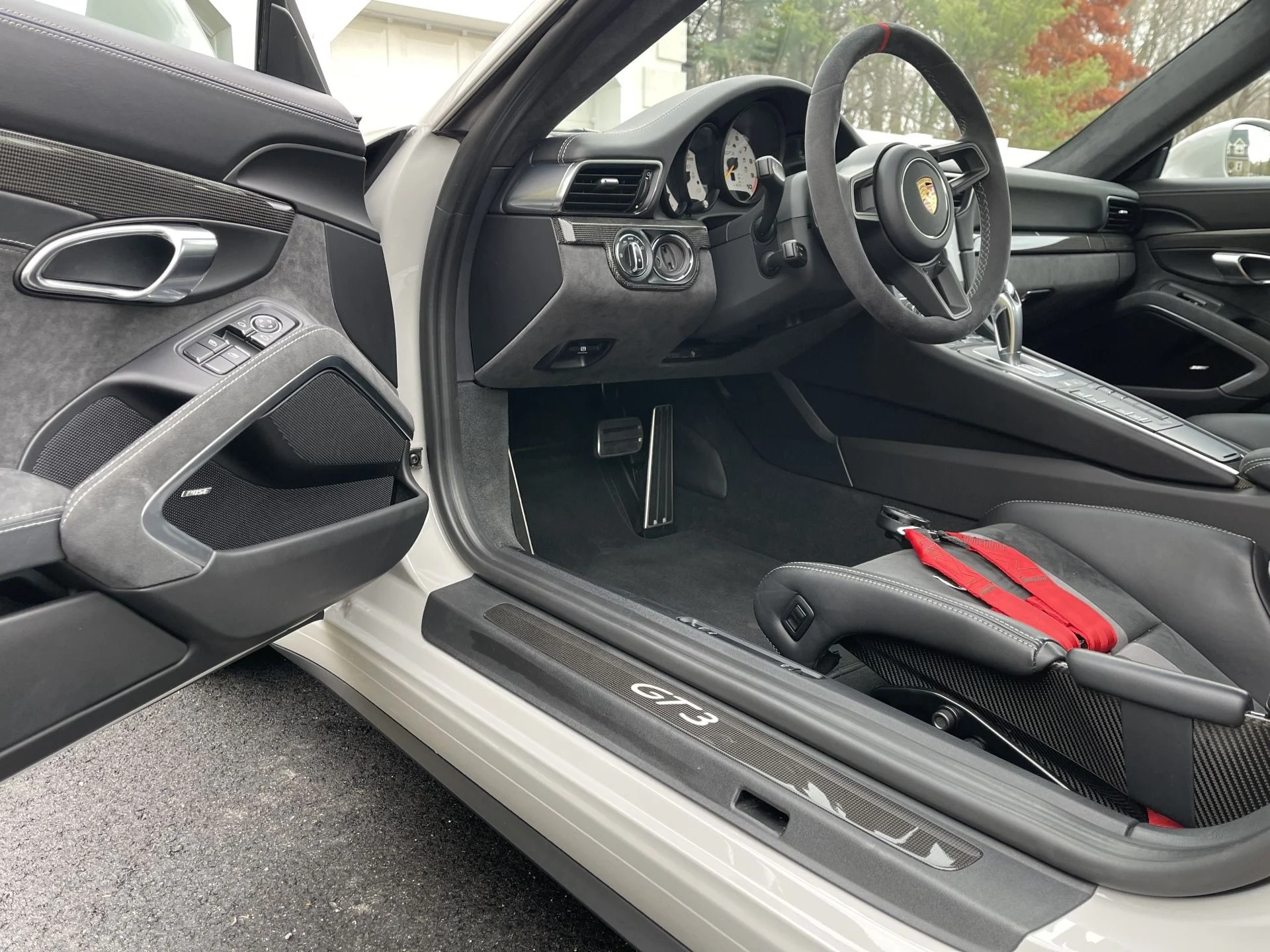 mph024_2174157505_Used_2018_Porsche_911_GT_3_1764615089_fa008ff3e4