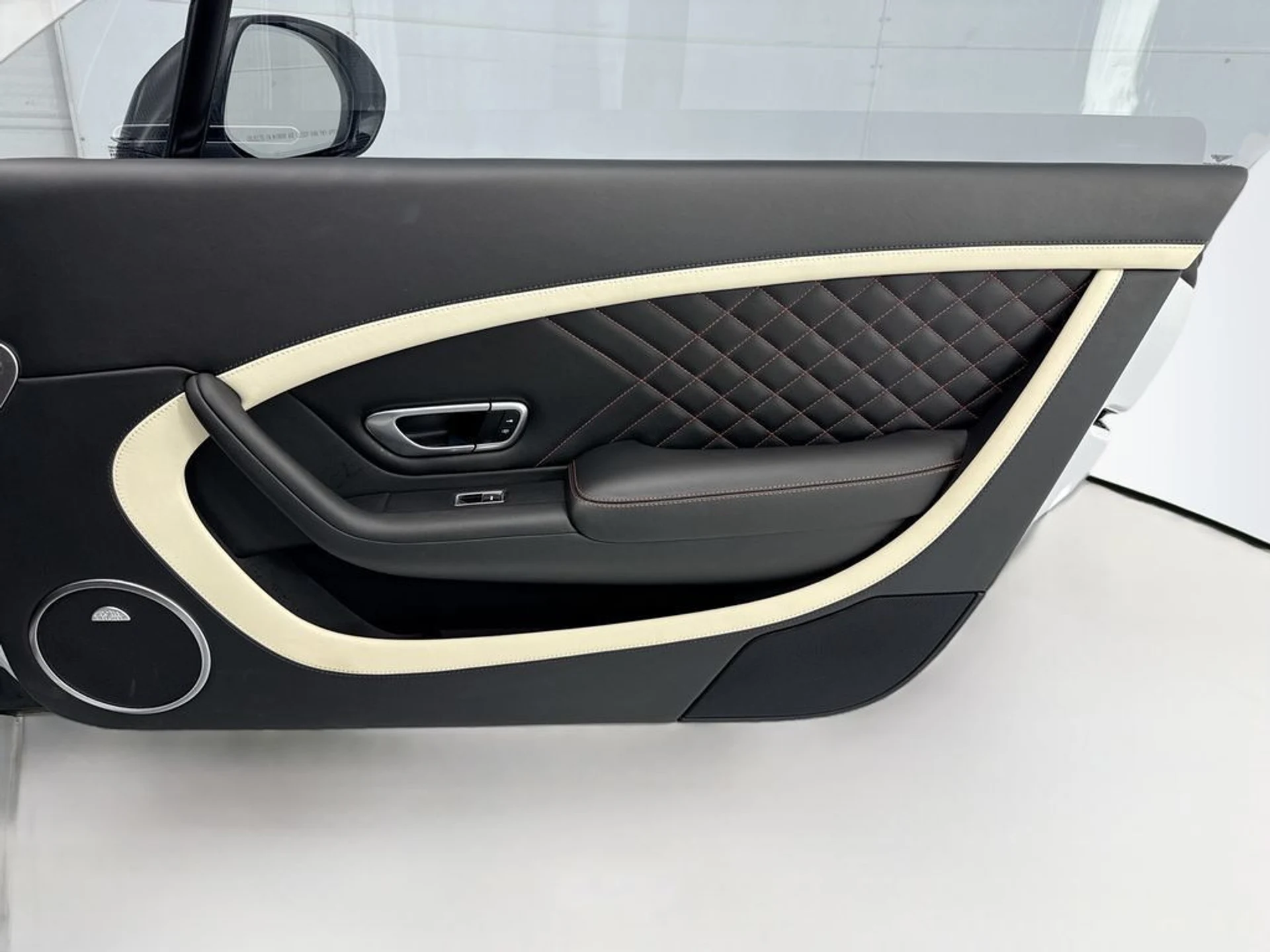 mph024_2185068864_used_2017_bentley_continental_gtsupersportscoupe_8119_22999710_25_1024_74ecf9f929