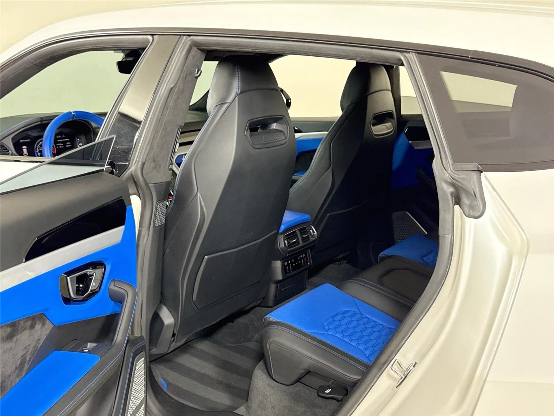 mph024_2186111187_ffeb12148f29c2cc25f2b85e63d384c7_77ddbe1823