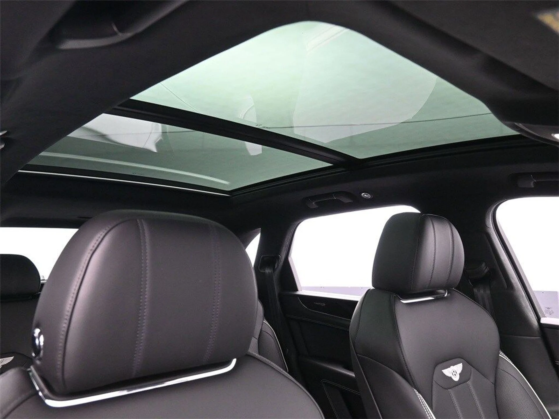 mph024_218964179_c3f44d0f97d136fc2bb65a8104edc225x_5042634b2c