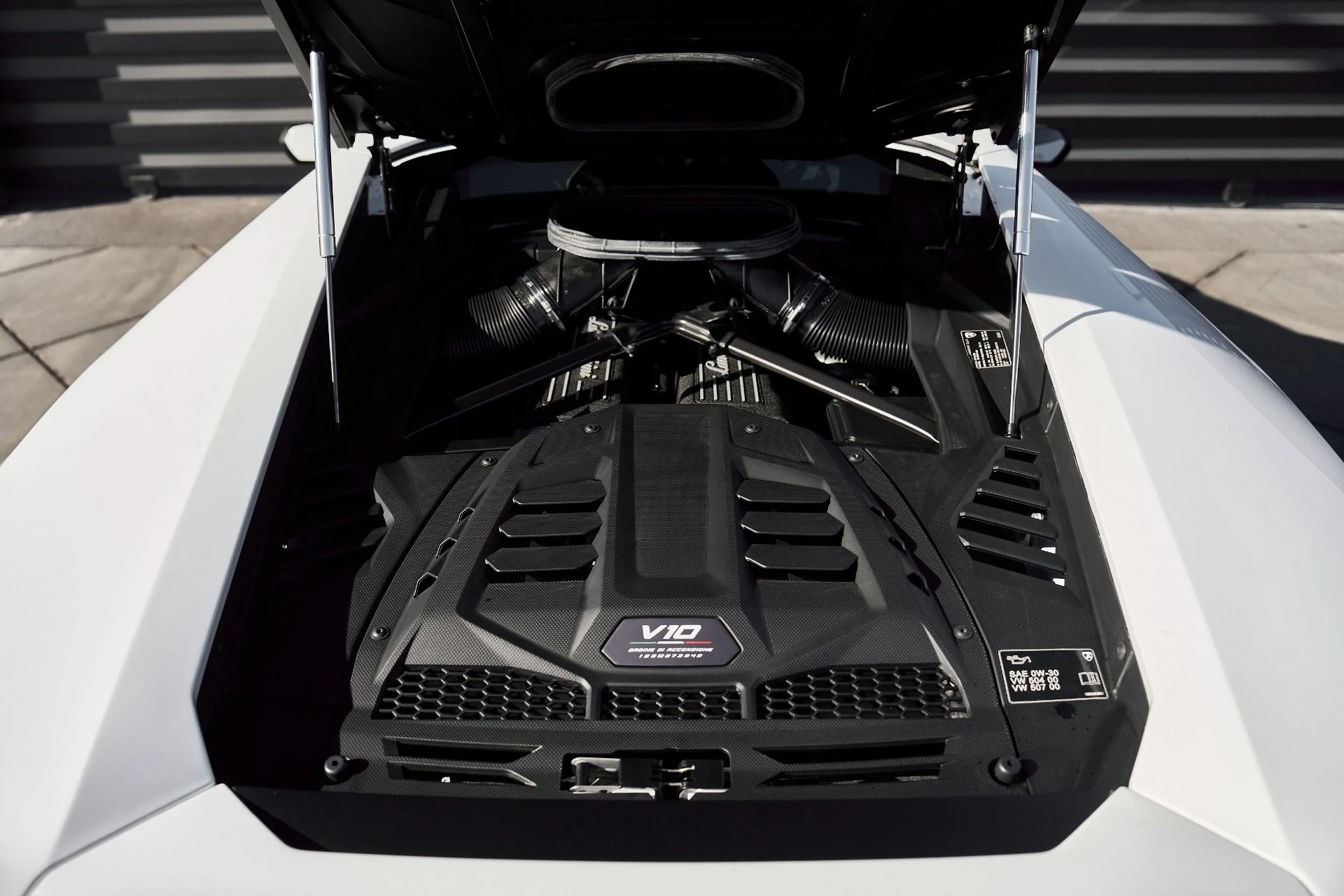 mph024_2195461706_Used_2023_Lamborghini_Huracan_Base_1764123557_7b7116c8f4